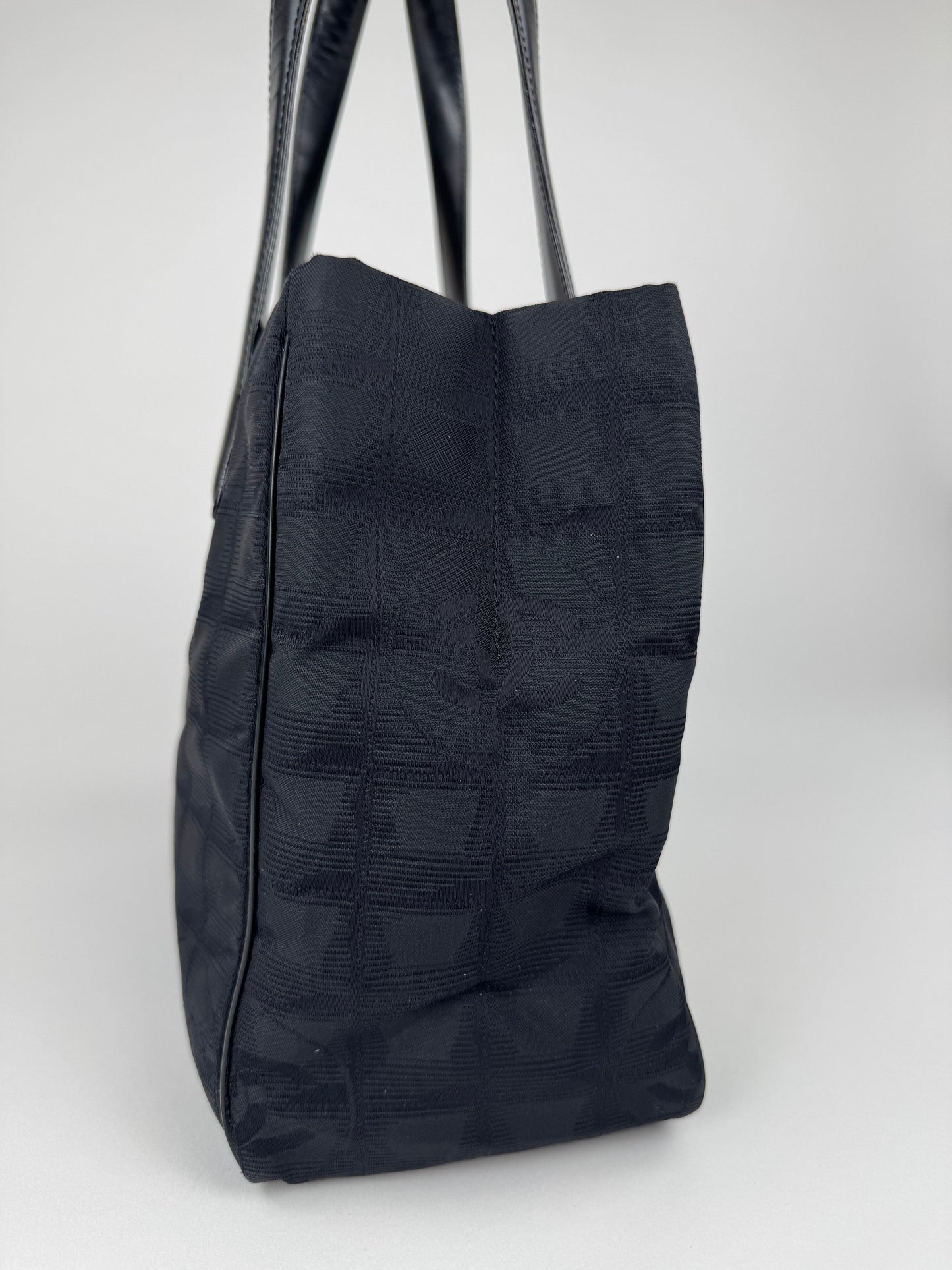 Chanel New travel line tote - respace.studio
