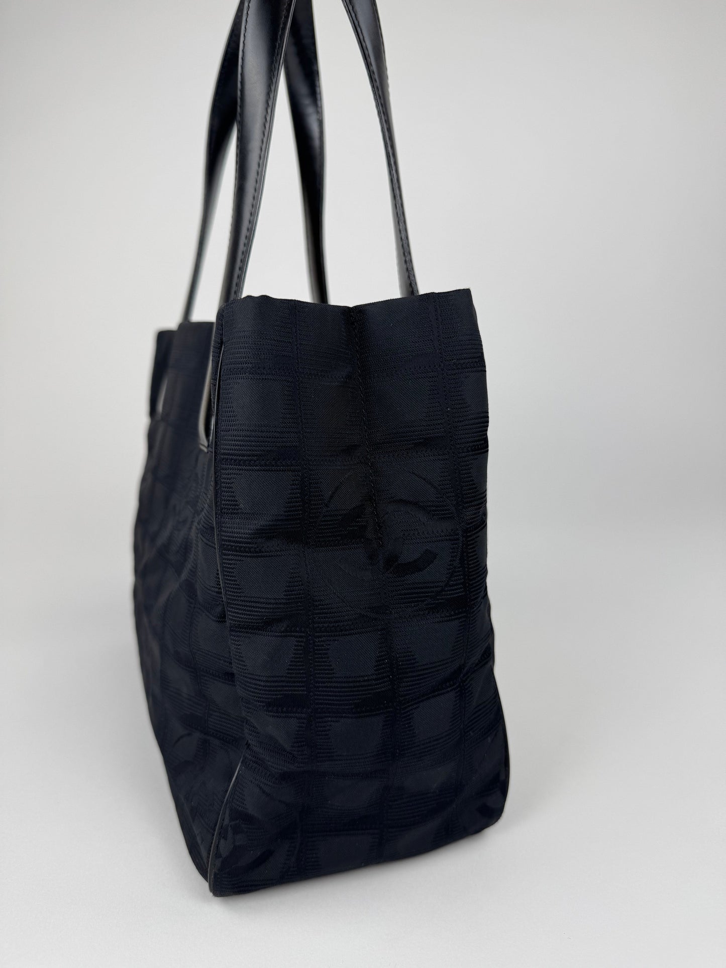 Chanel New travel line tote - respace.studio
