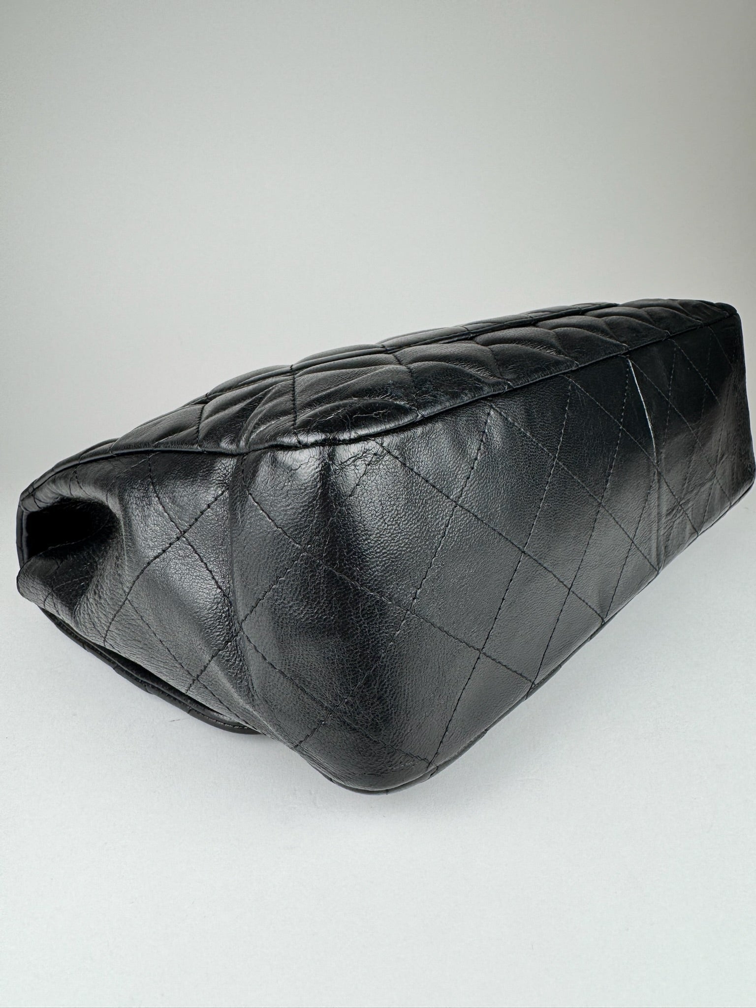 Chanel Timeless Classique medium - respace.studio