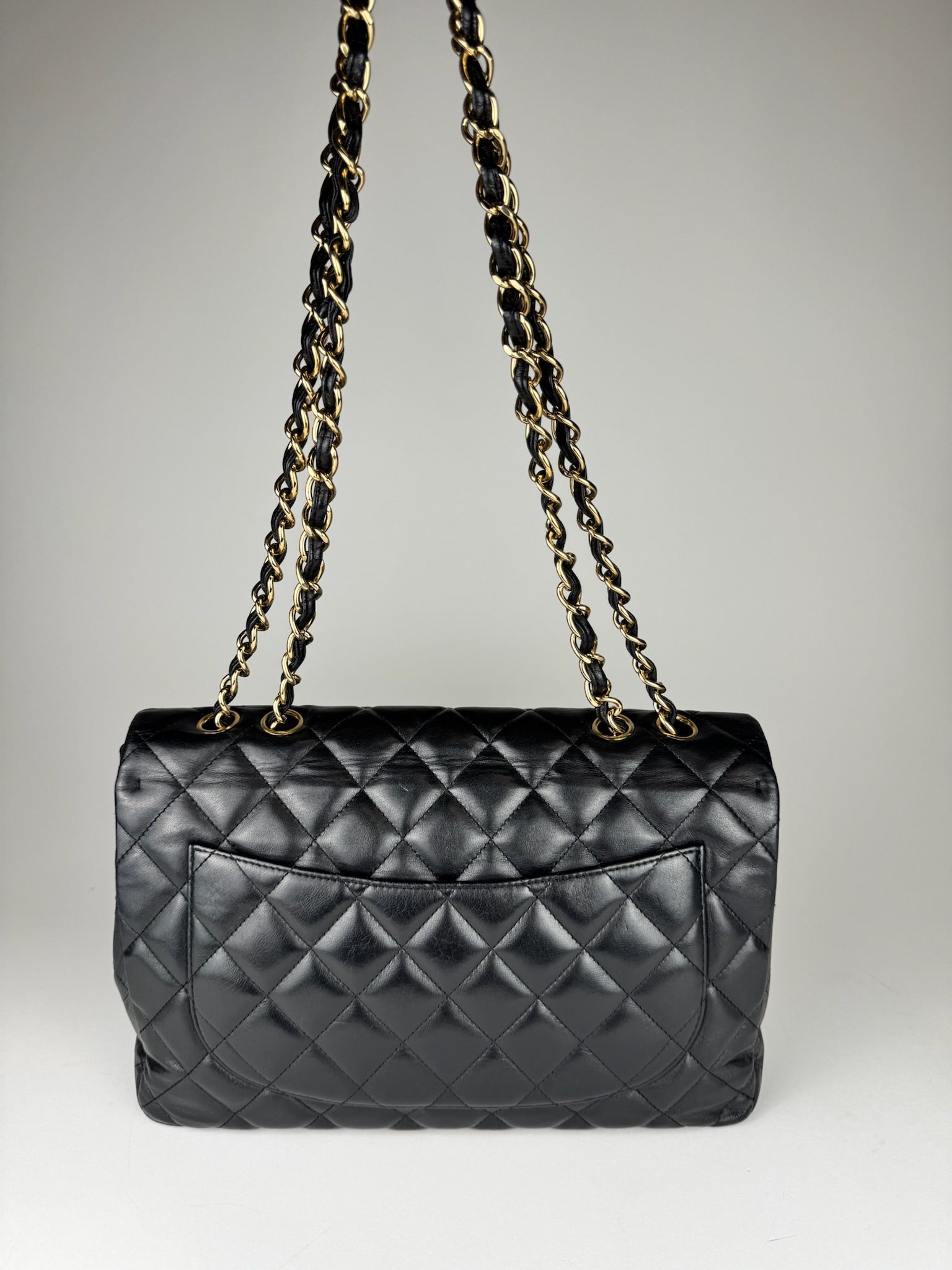 Chanel Timeless Classique medium - respace.studio