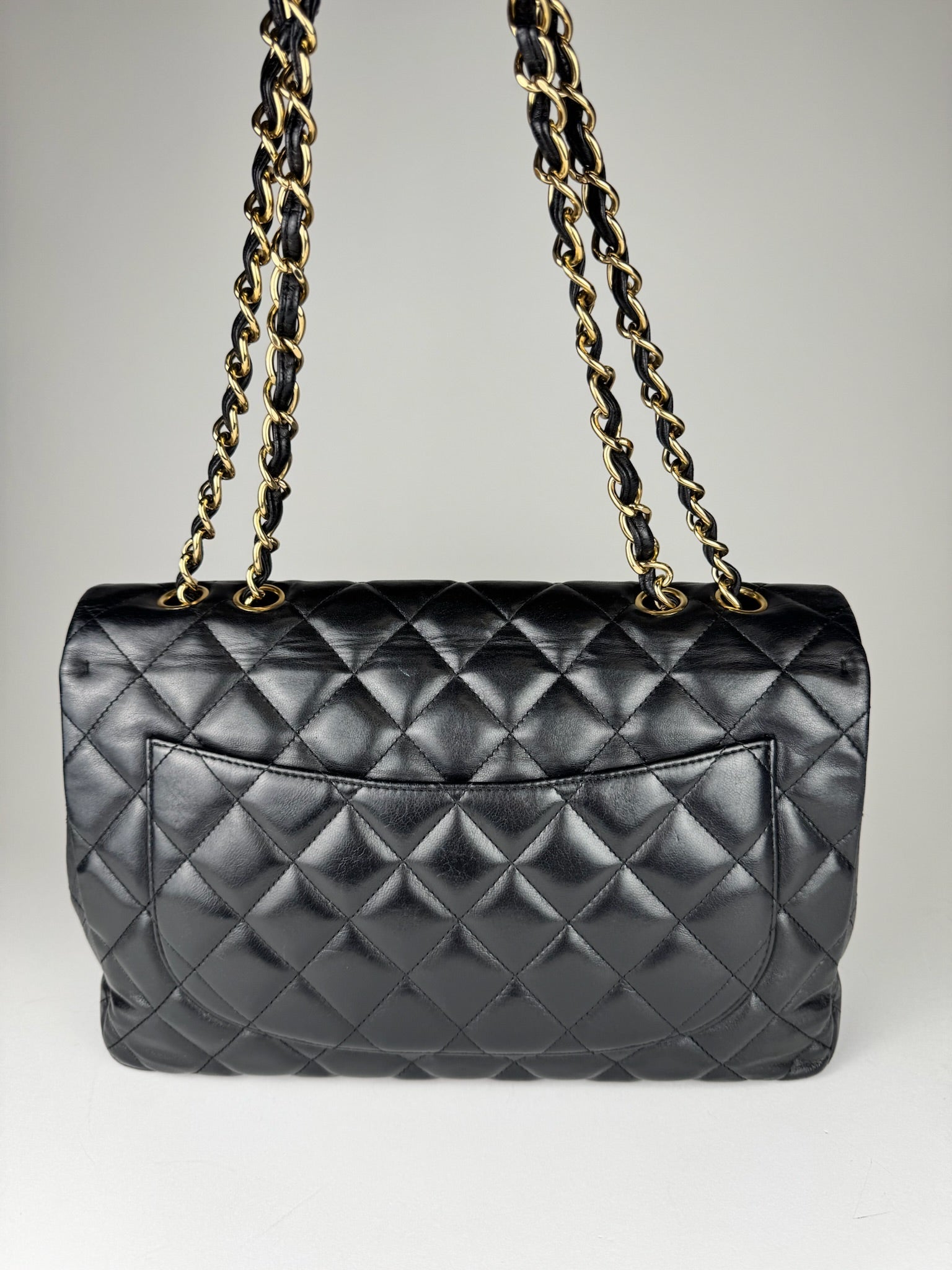 Chanel Timeless Classique medium - respace.studio