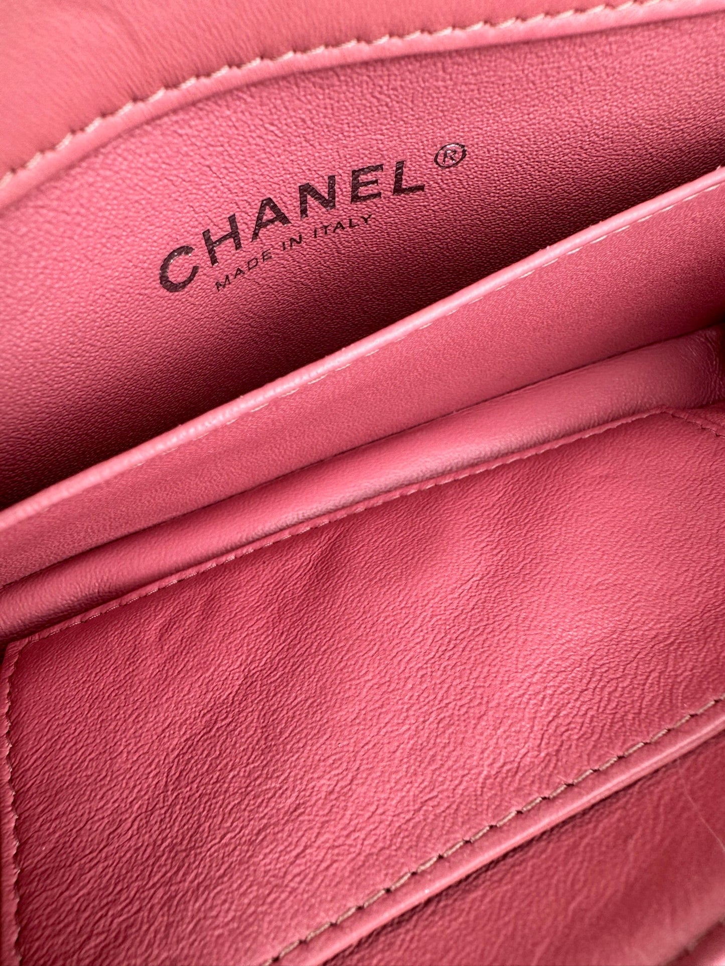 Chanel Timeless Classique Mini - respace.studio