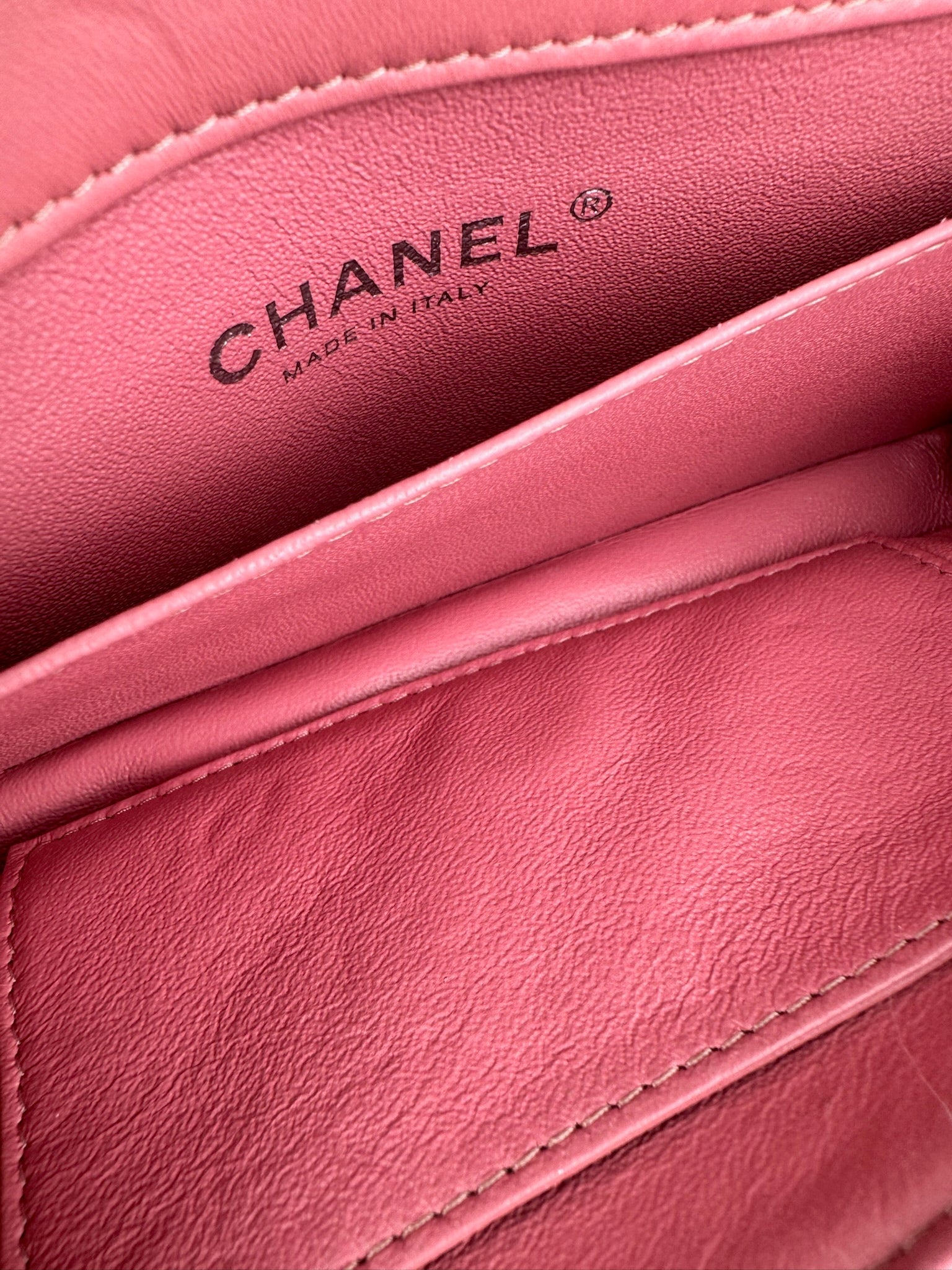 Chanel Timeless Classique Mini - respace.studio