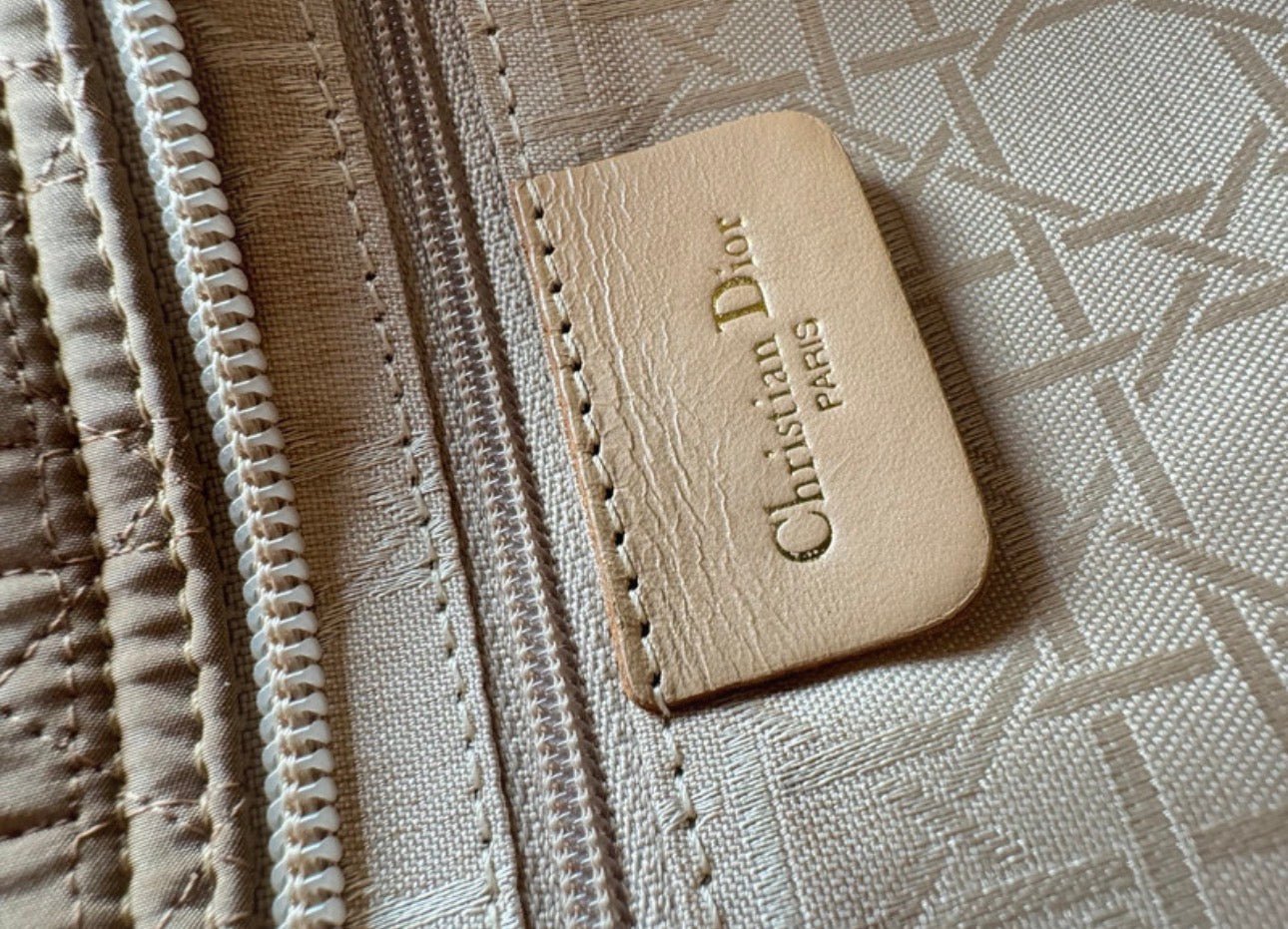 Dior Lady Dior Large - respace.studio