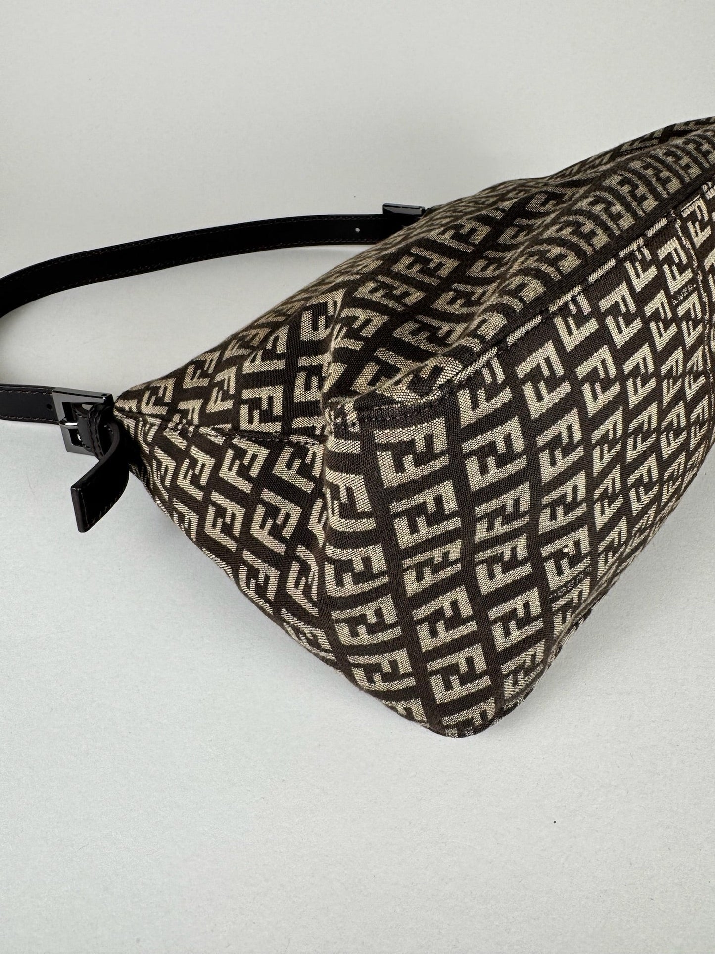Fendi Mamma Baguette - respace.studio