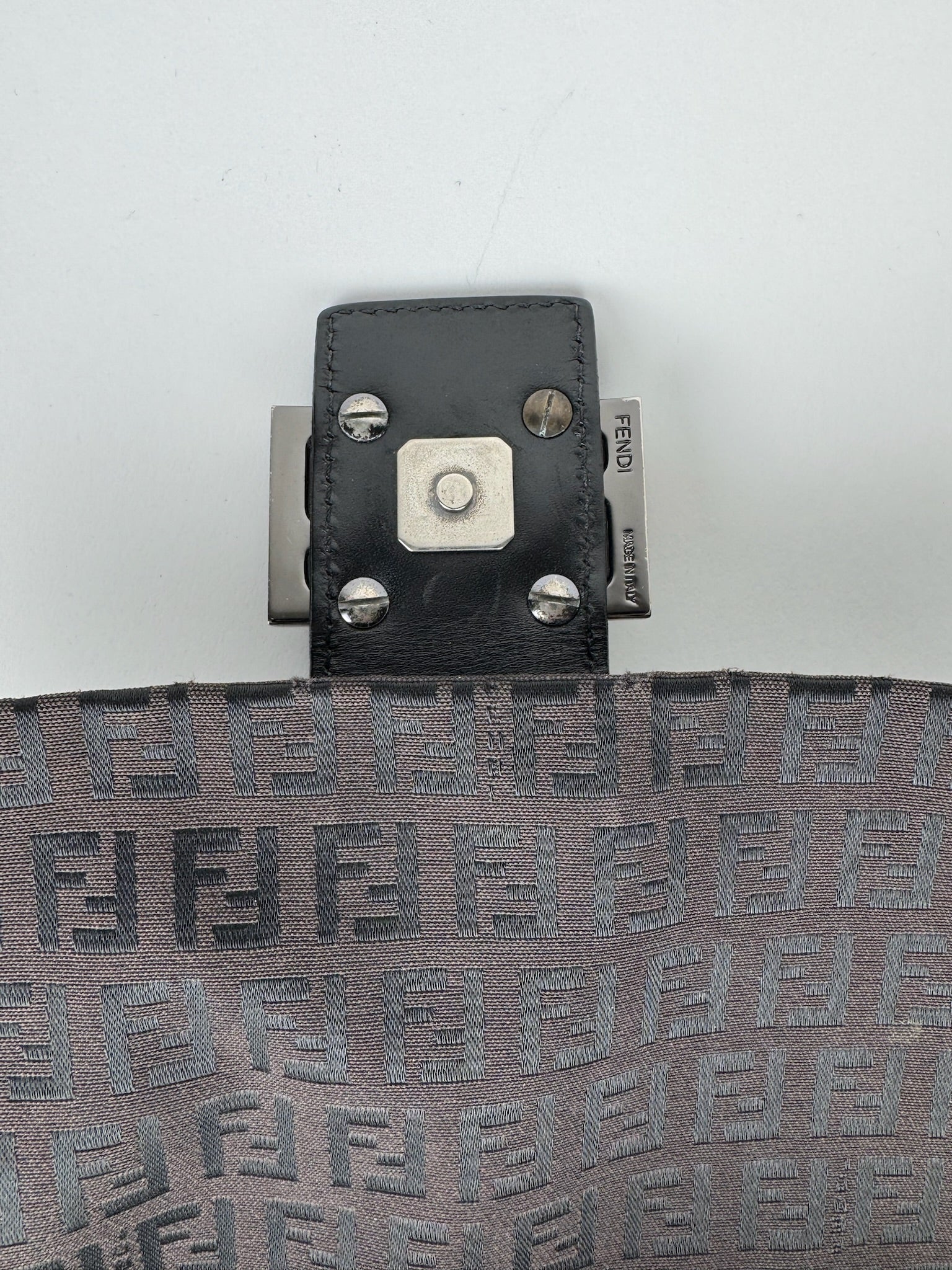 Fendi Mamma Baguette - respace.studio