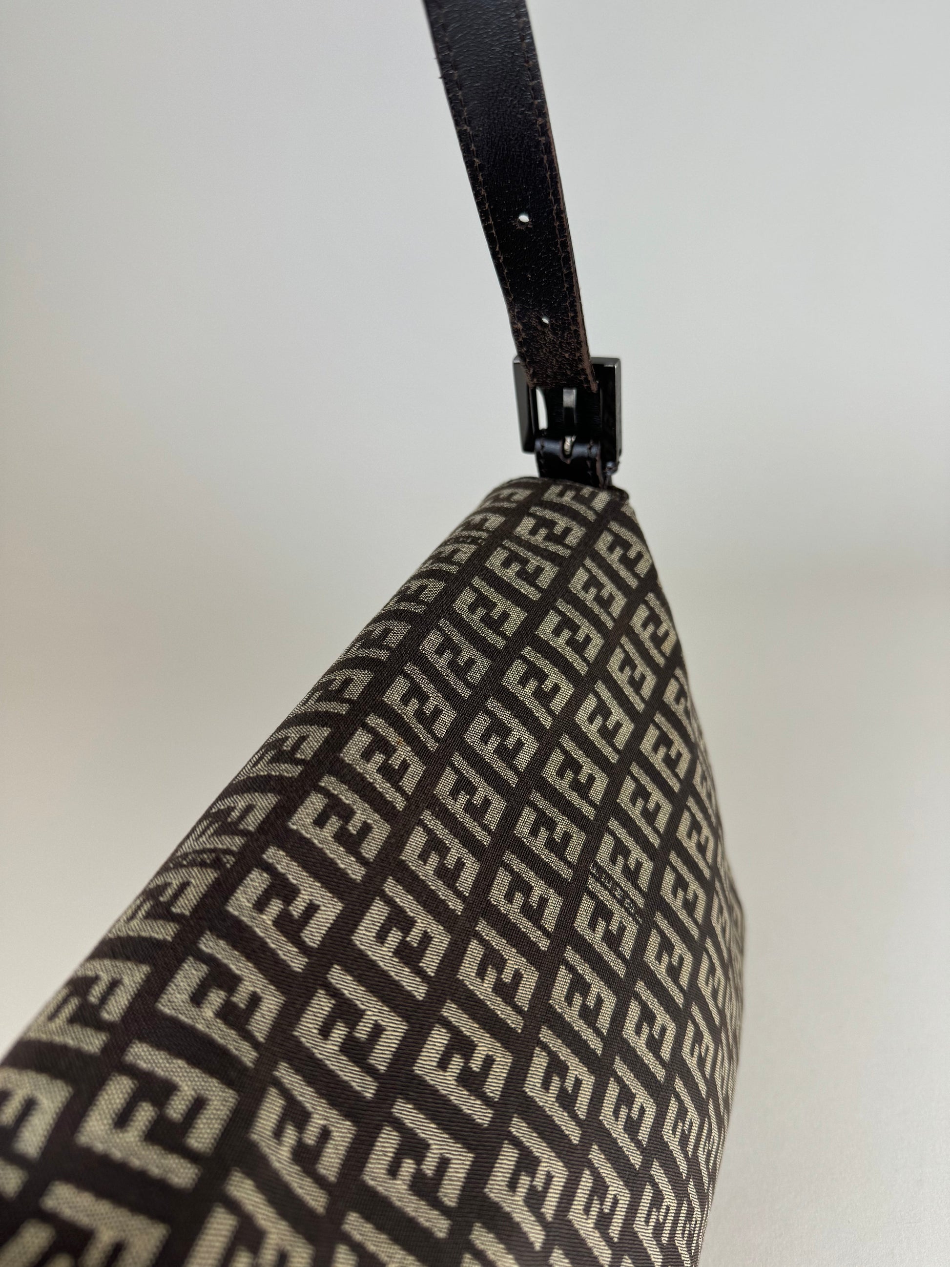 Fendi Mamma Baguette - respace.studio