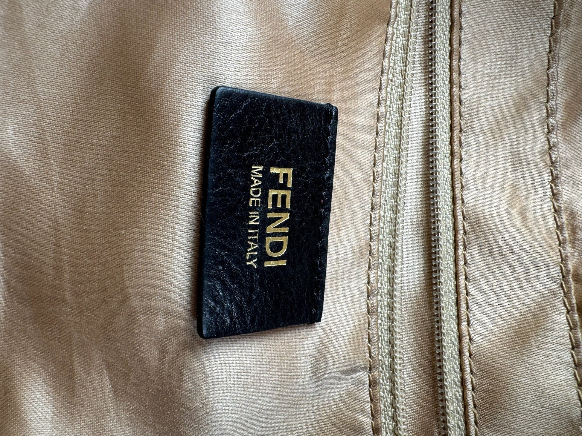 Fendi Mamma Baguette - respace.studio