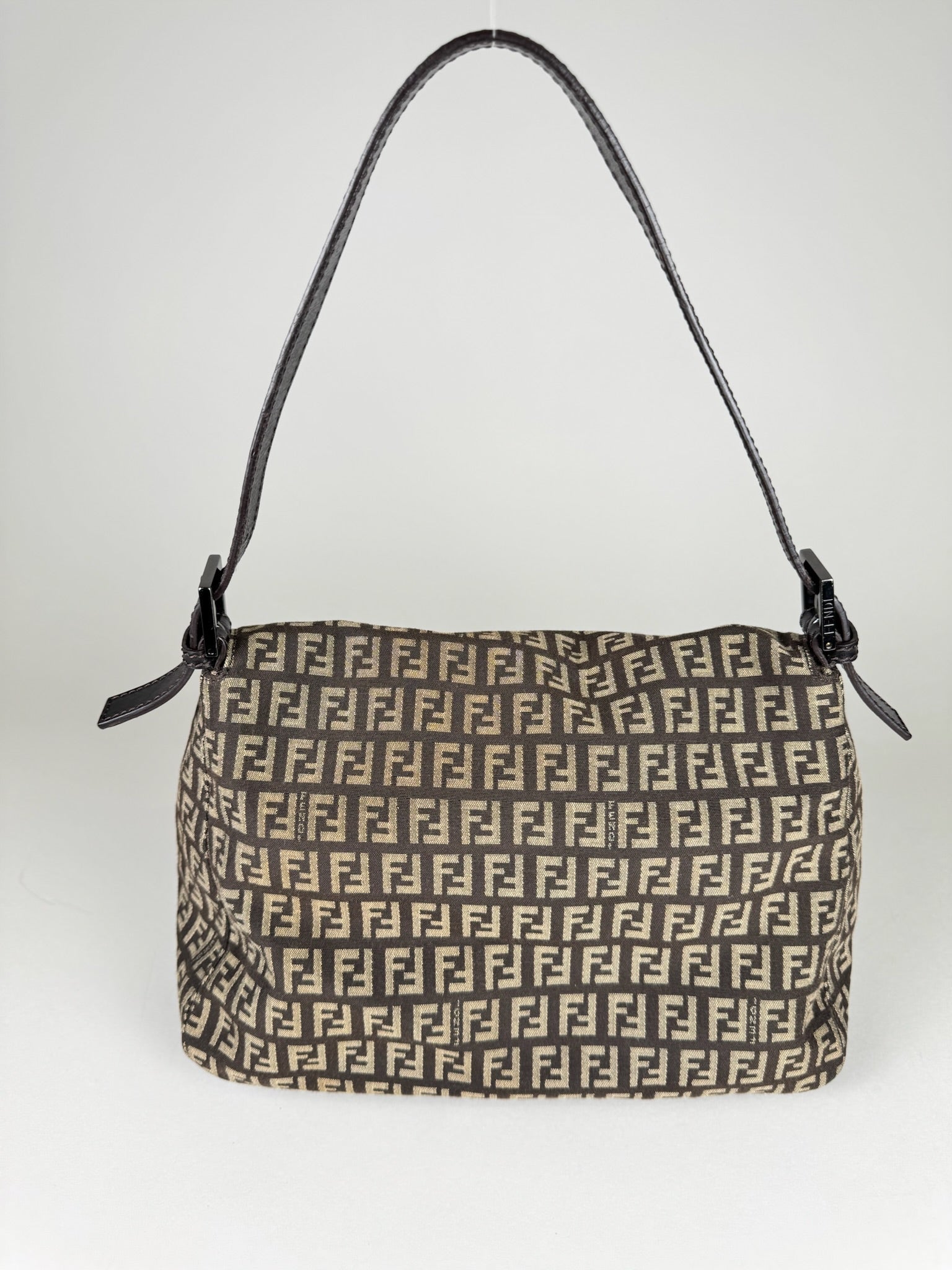 Fendi Mamma Baguette - respace.studio