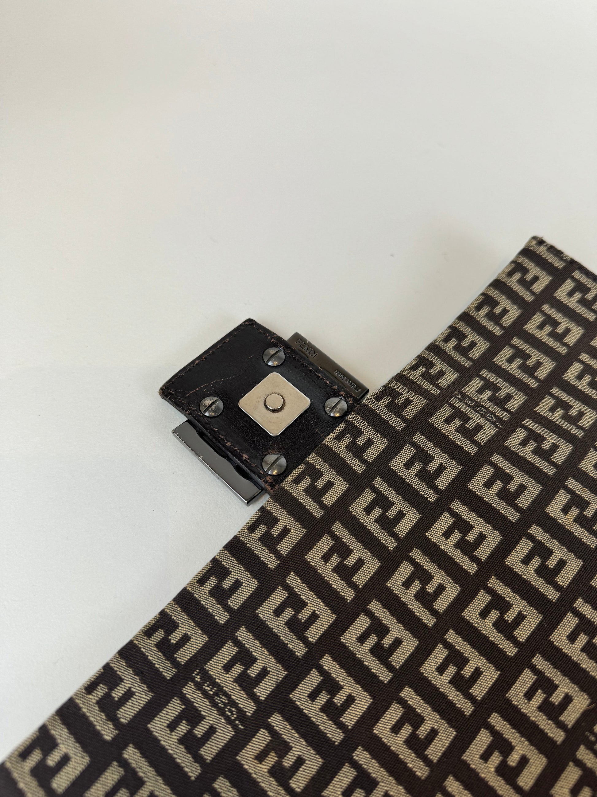 Fendi Mamma Baguette - respace.studio
