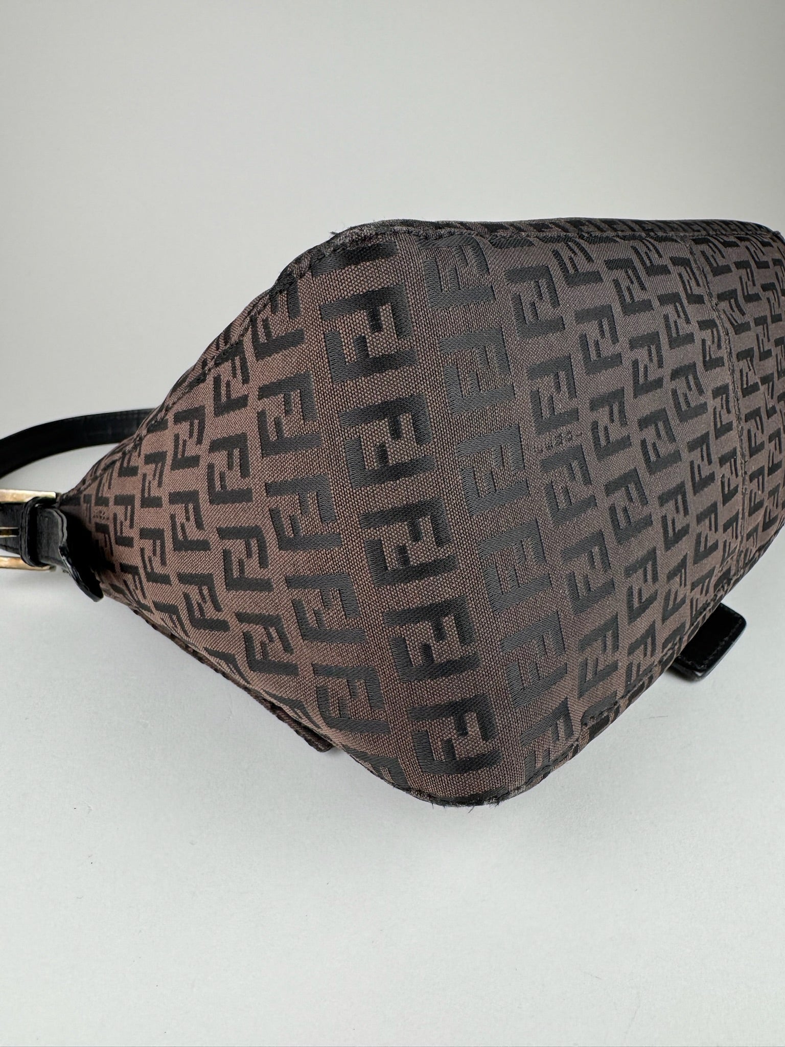 Fendi Mamma Baguette - respace.studio