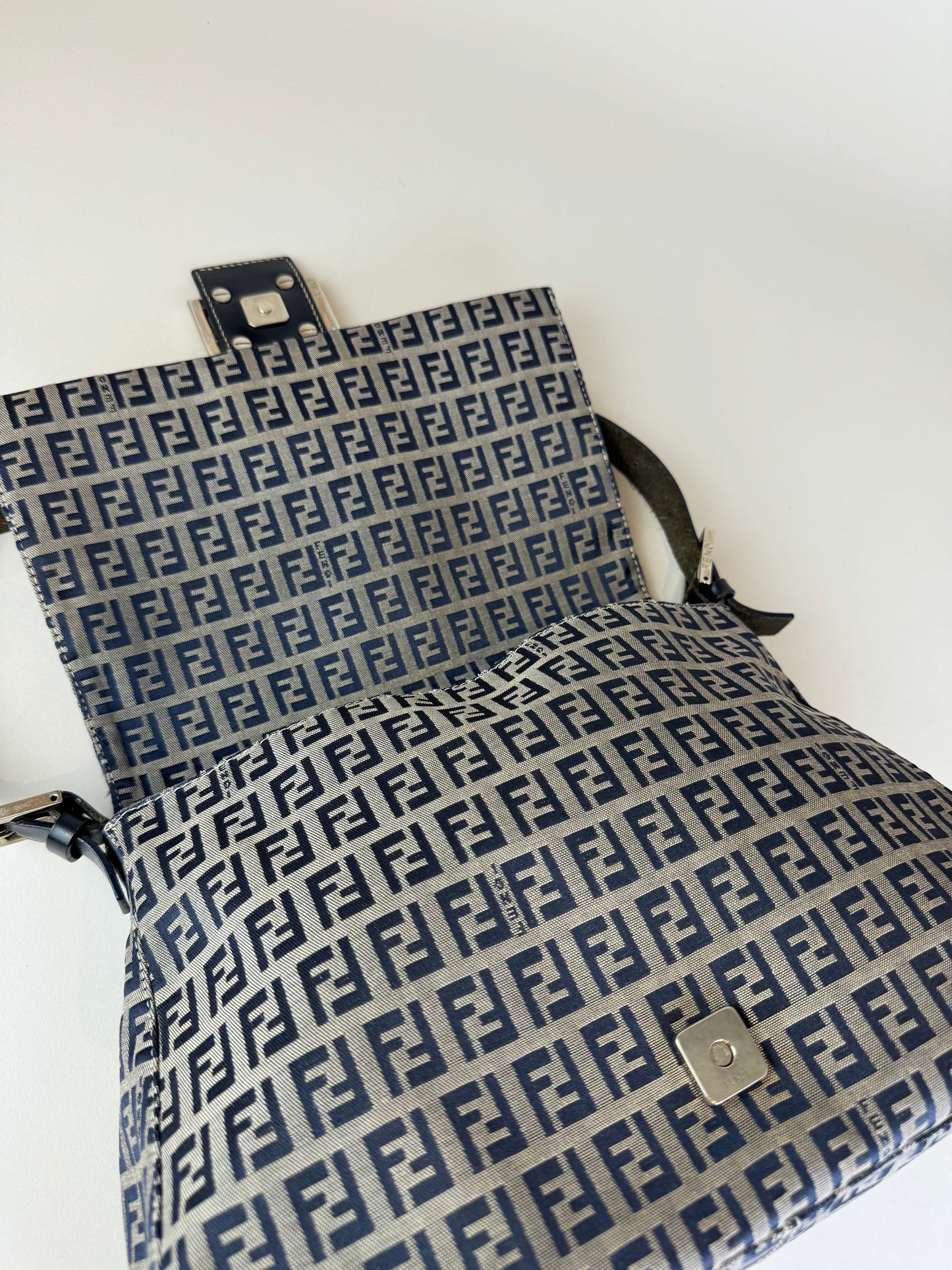 Fendi Mamma Baguette - respace.studio