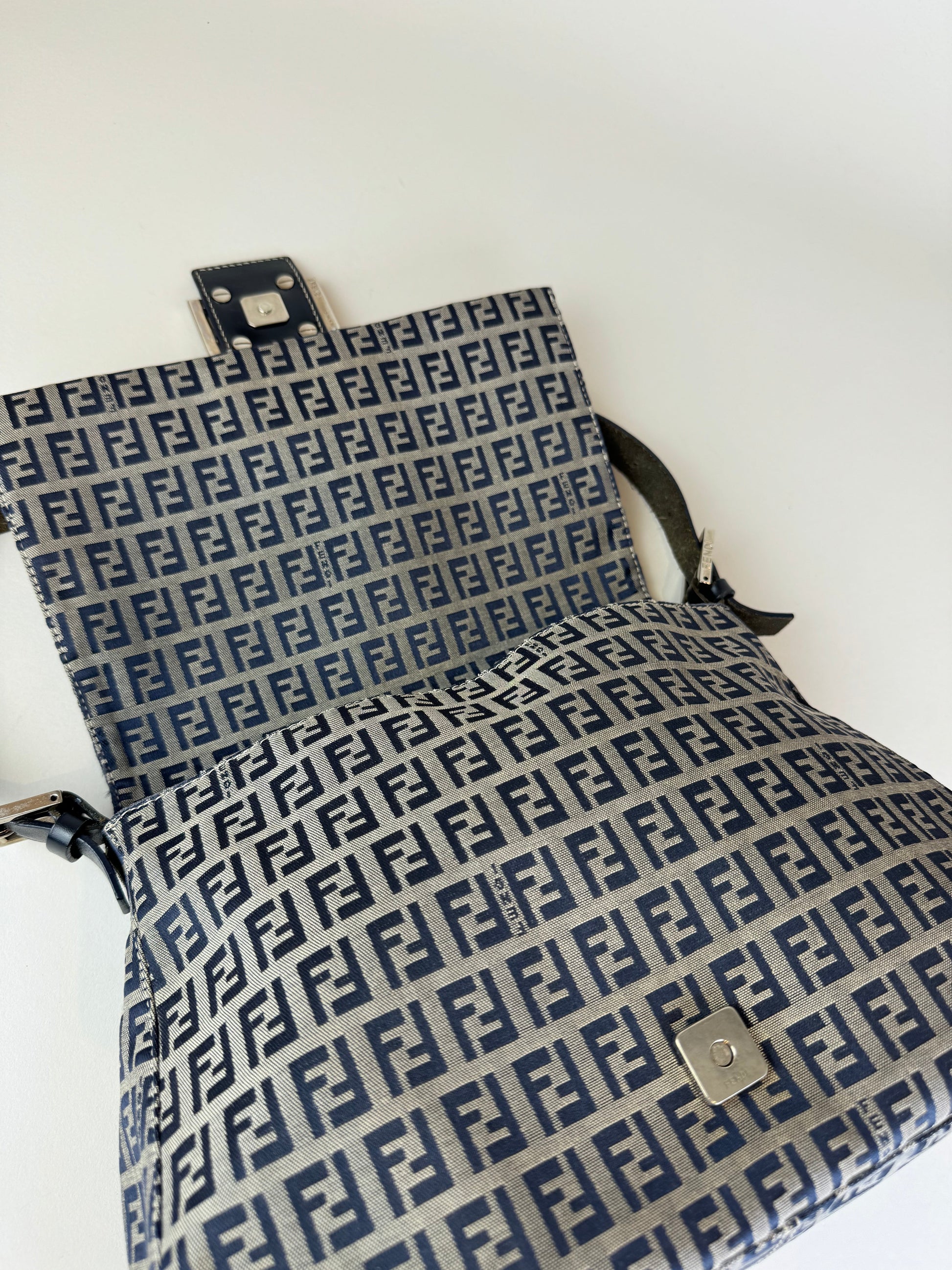 Fendi Mamma Baguette - respace.studio
