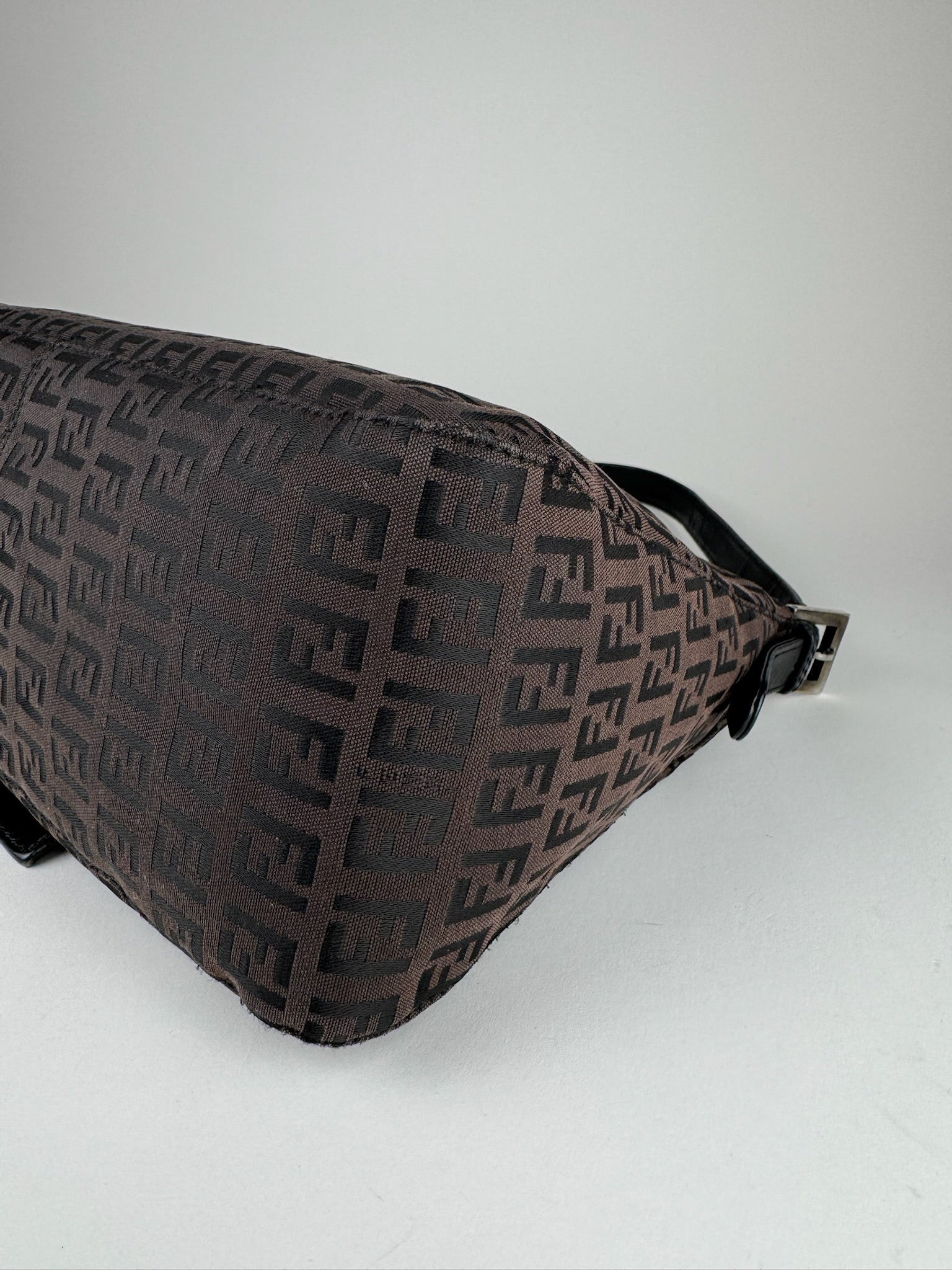 Fendi Mamma Baguette - respace.studio