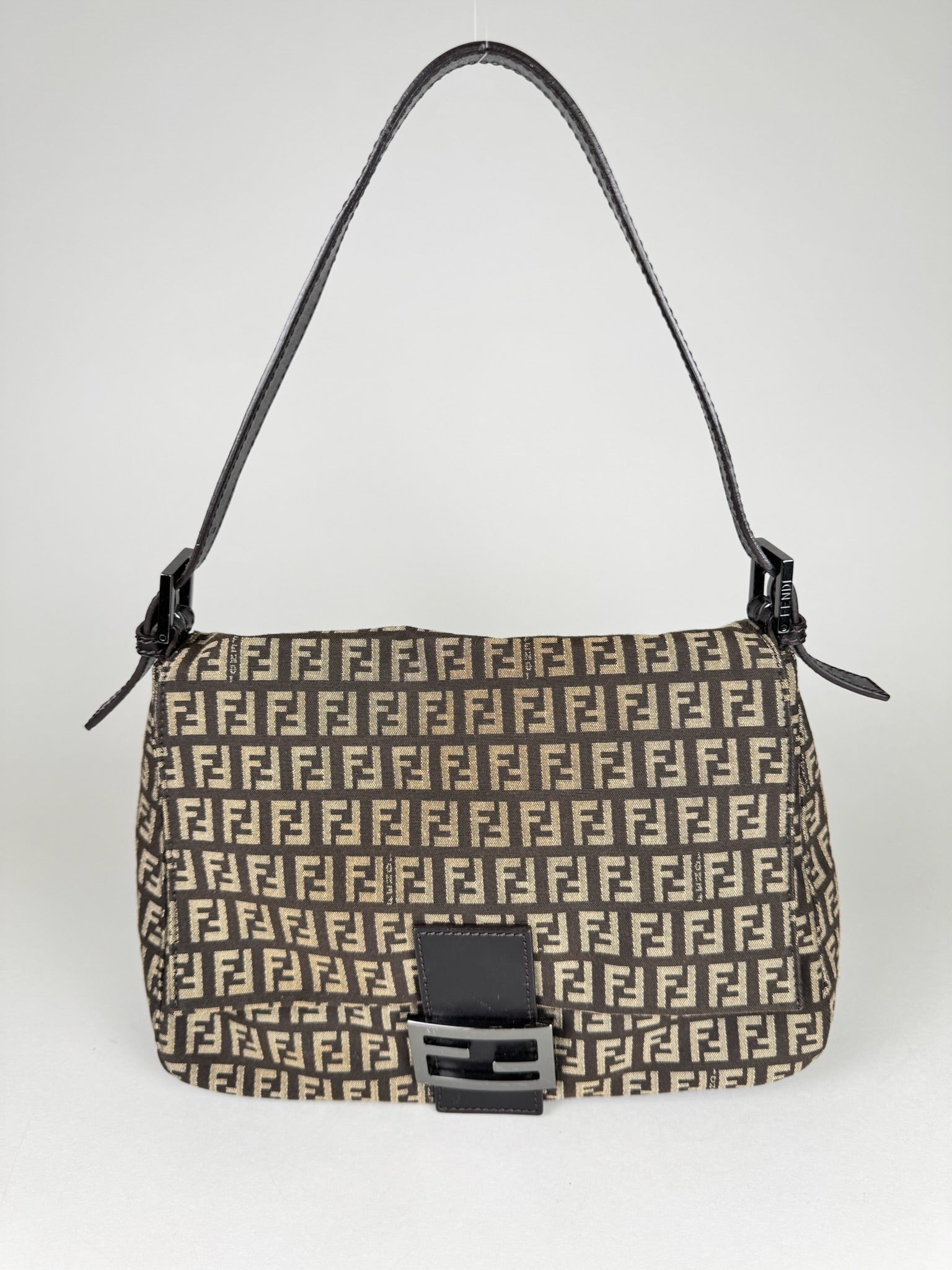 Fendi Mamma Baguette - respace.studio
