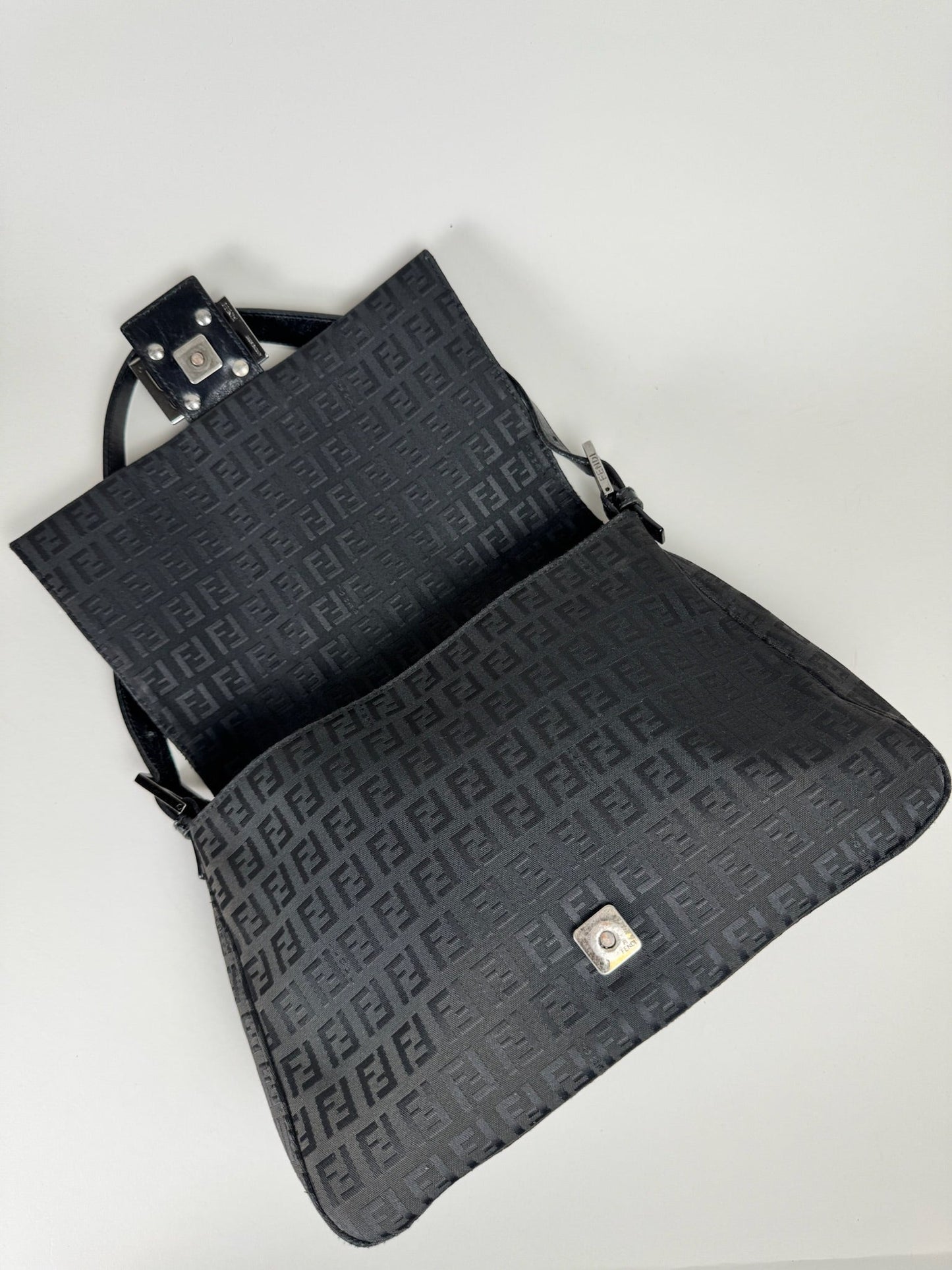 Fendi Mamma Baguette - respace.studio