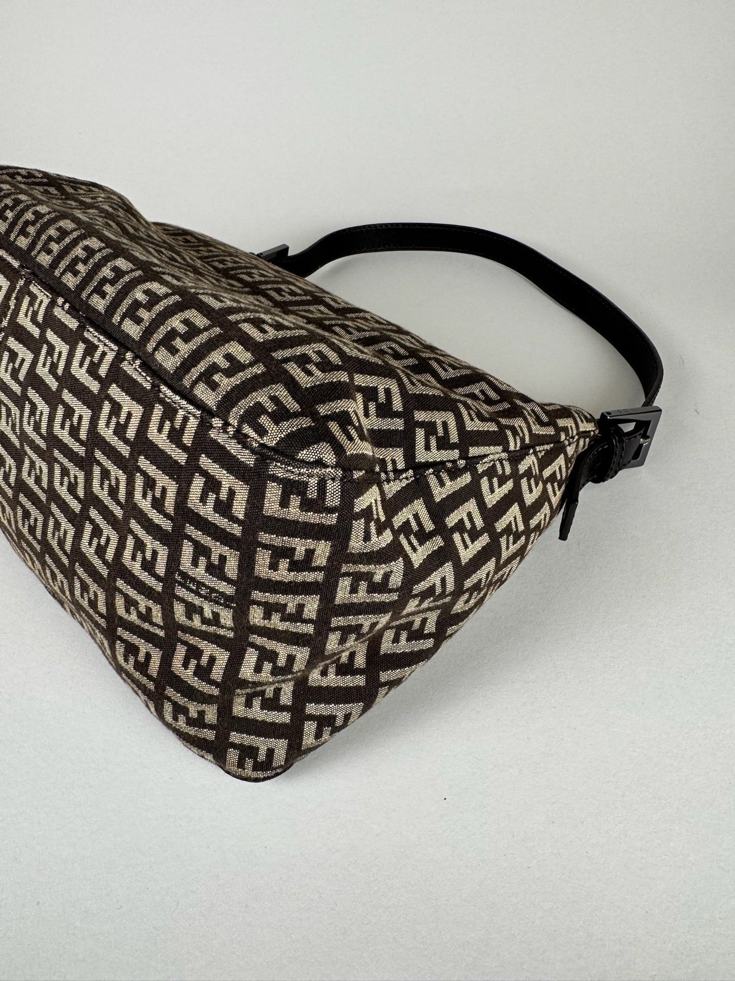 Fendi Mamma Baguette - respace.studio