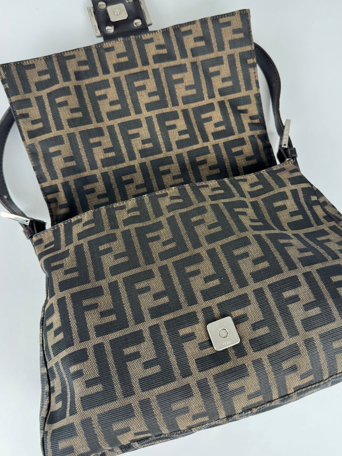 Fendi Mamma Baguette - respace.studio