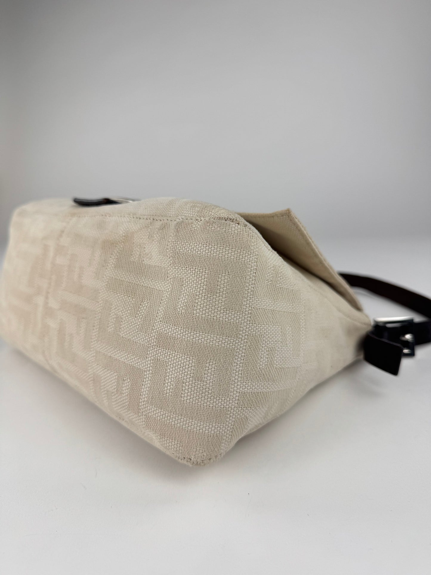 Fendi Mamma Baguette - respace.studio
