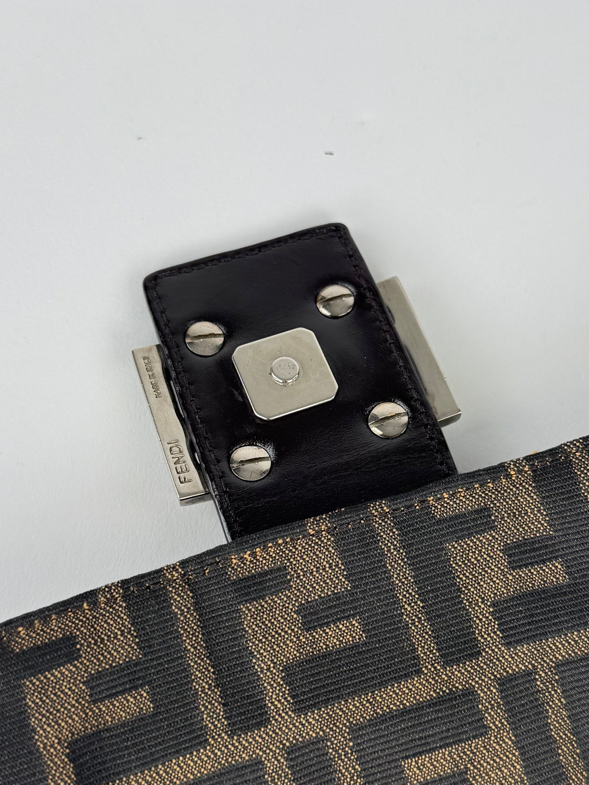 Fendi Mamma Baguette - respace.studio