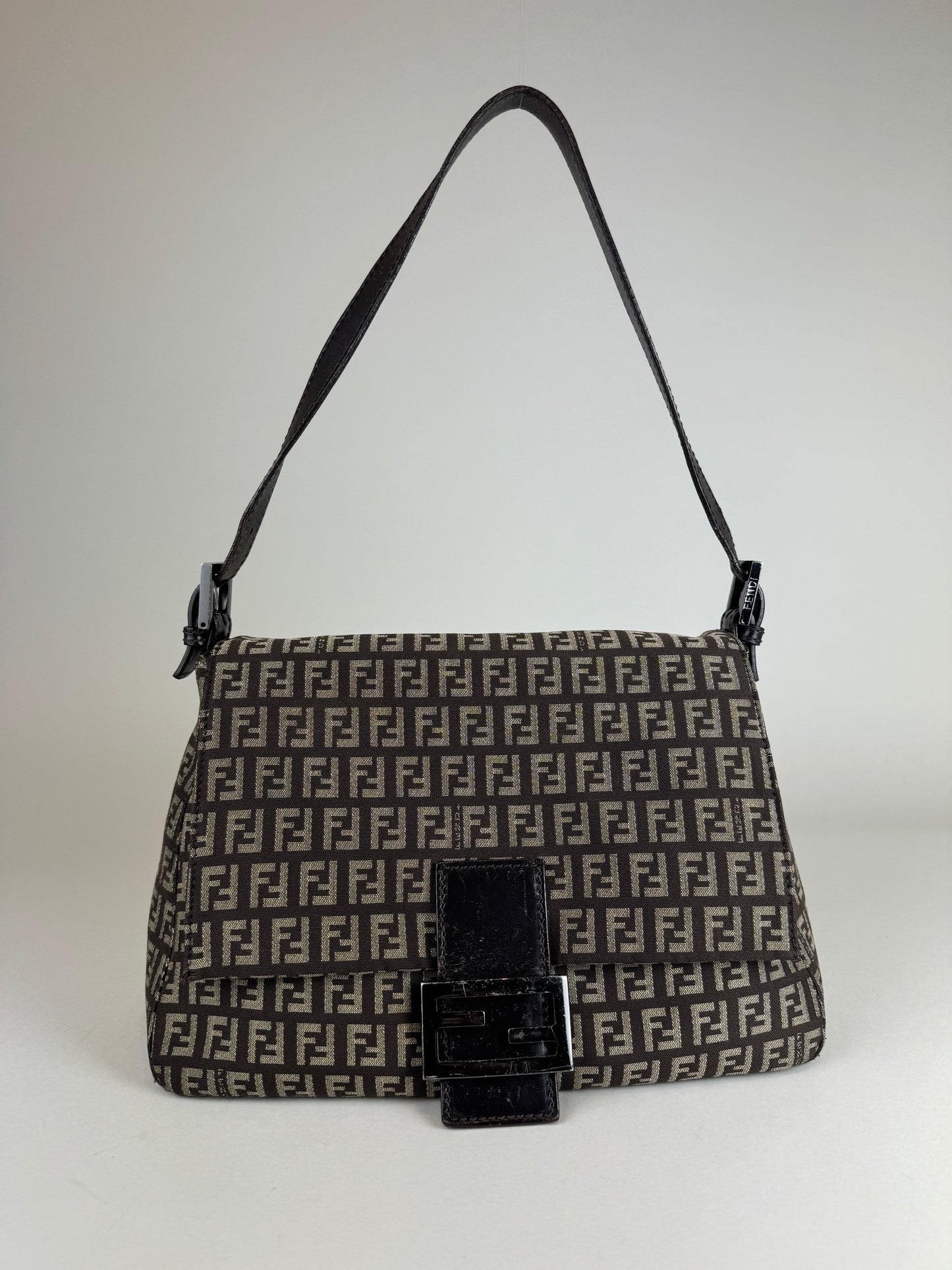 Fendi Mamma Baguette - respace.studio