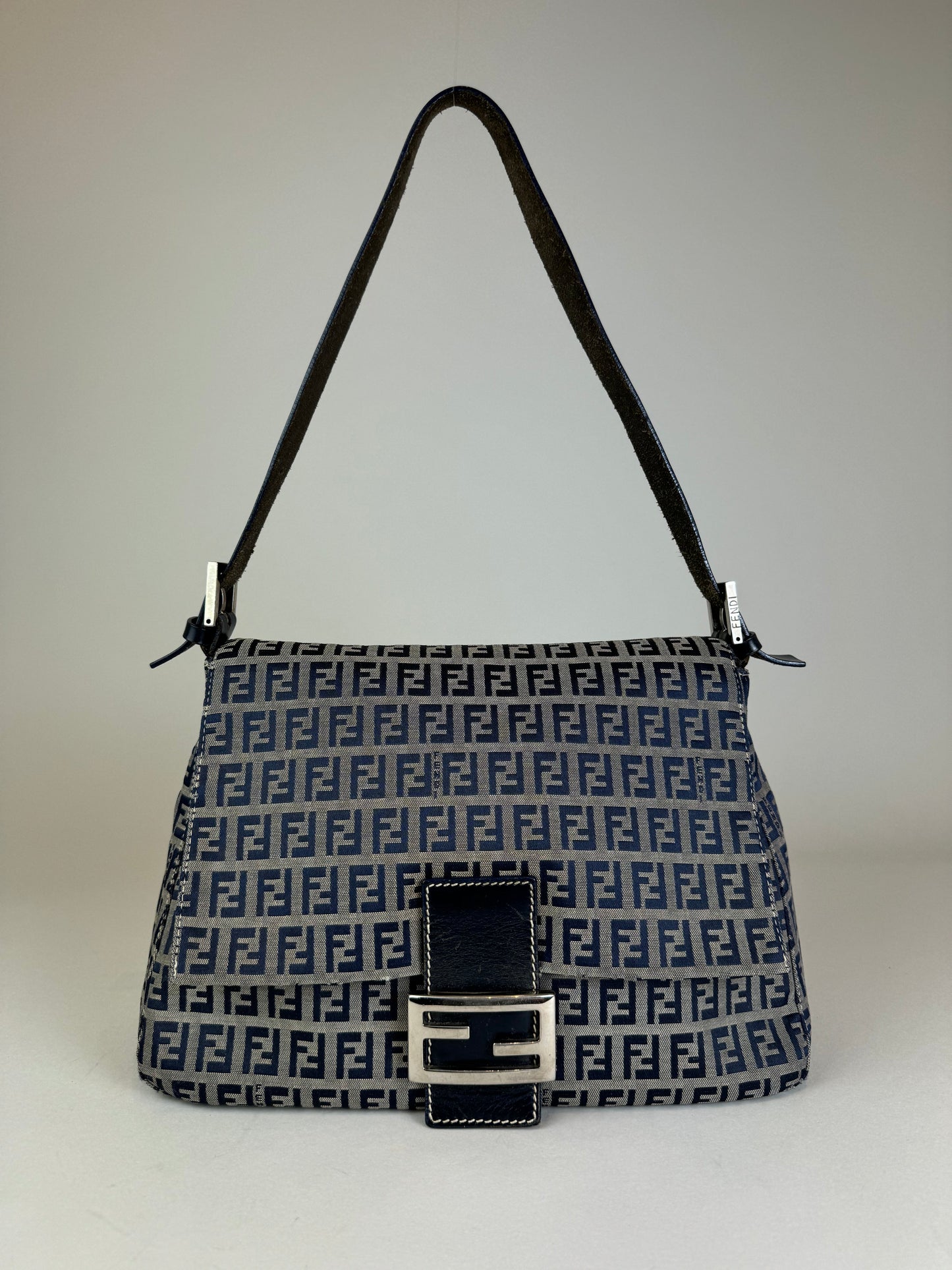 Fendi Mamma Baguette - respace.studio
