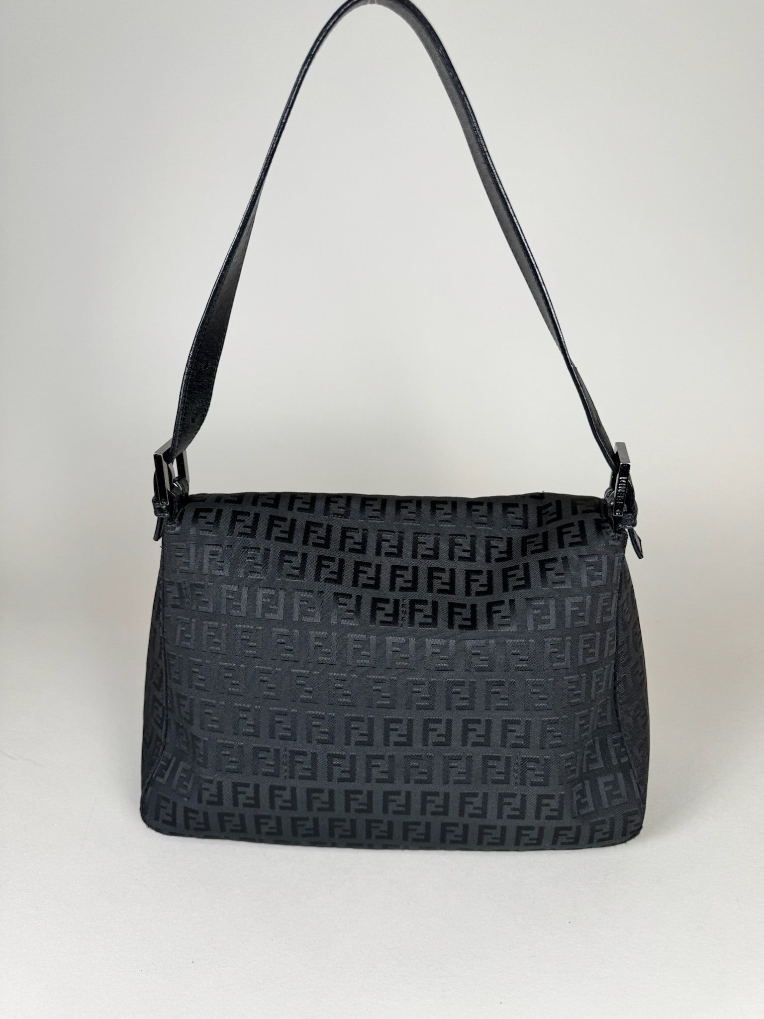 Fendi Mamma Baguette - respace.studio