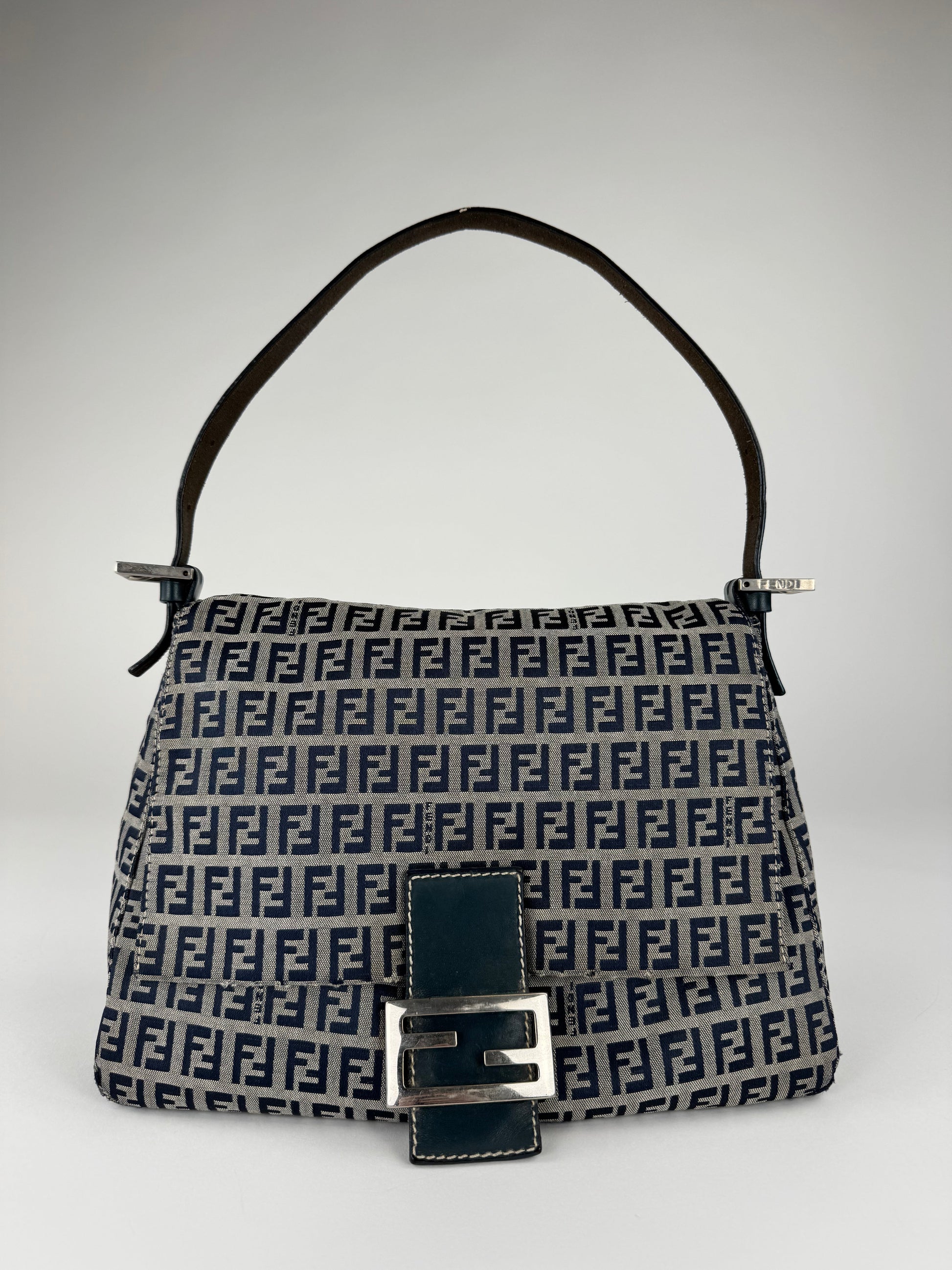 Fendi Mamma Baguette - respace.studio