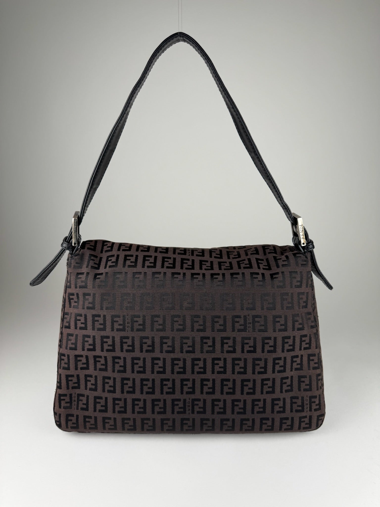 Fendi Mamma Baguette - respace.studio