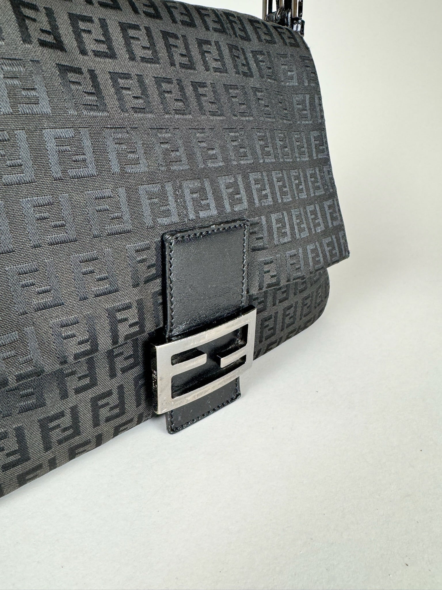 Fendi Mamma Baguette - respace.studio