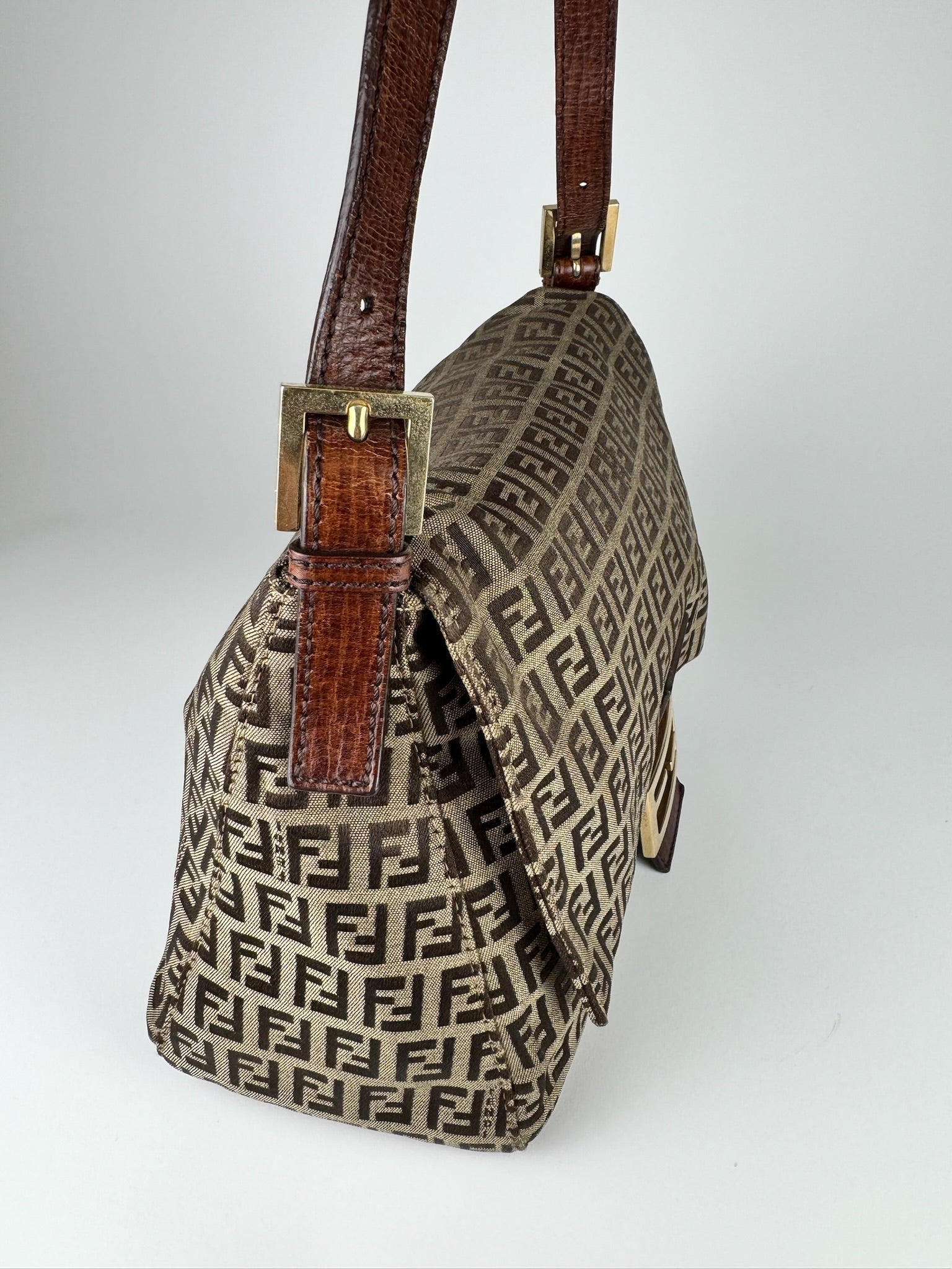Fendi Mamma Baguette - respace.studio