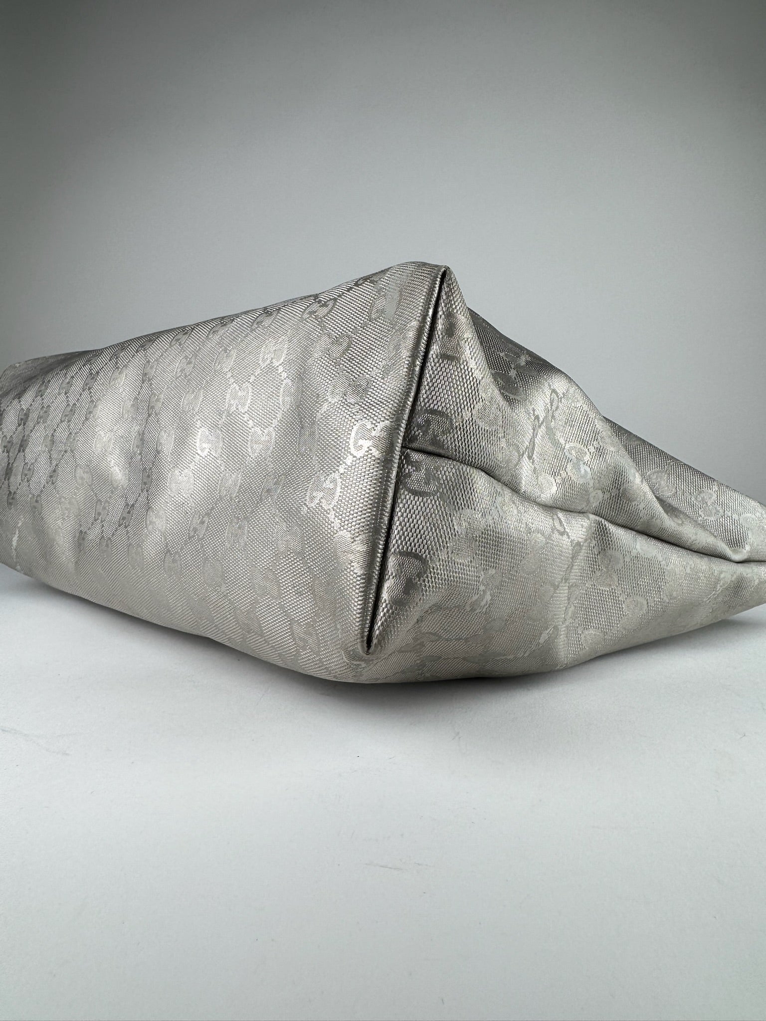 Gucci Imprime Metallic Tote - respace.studio