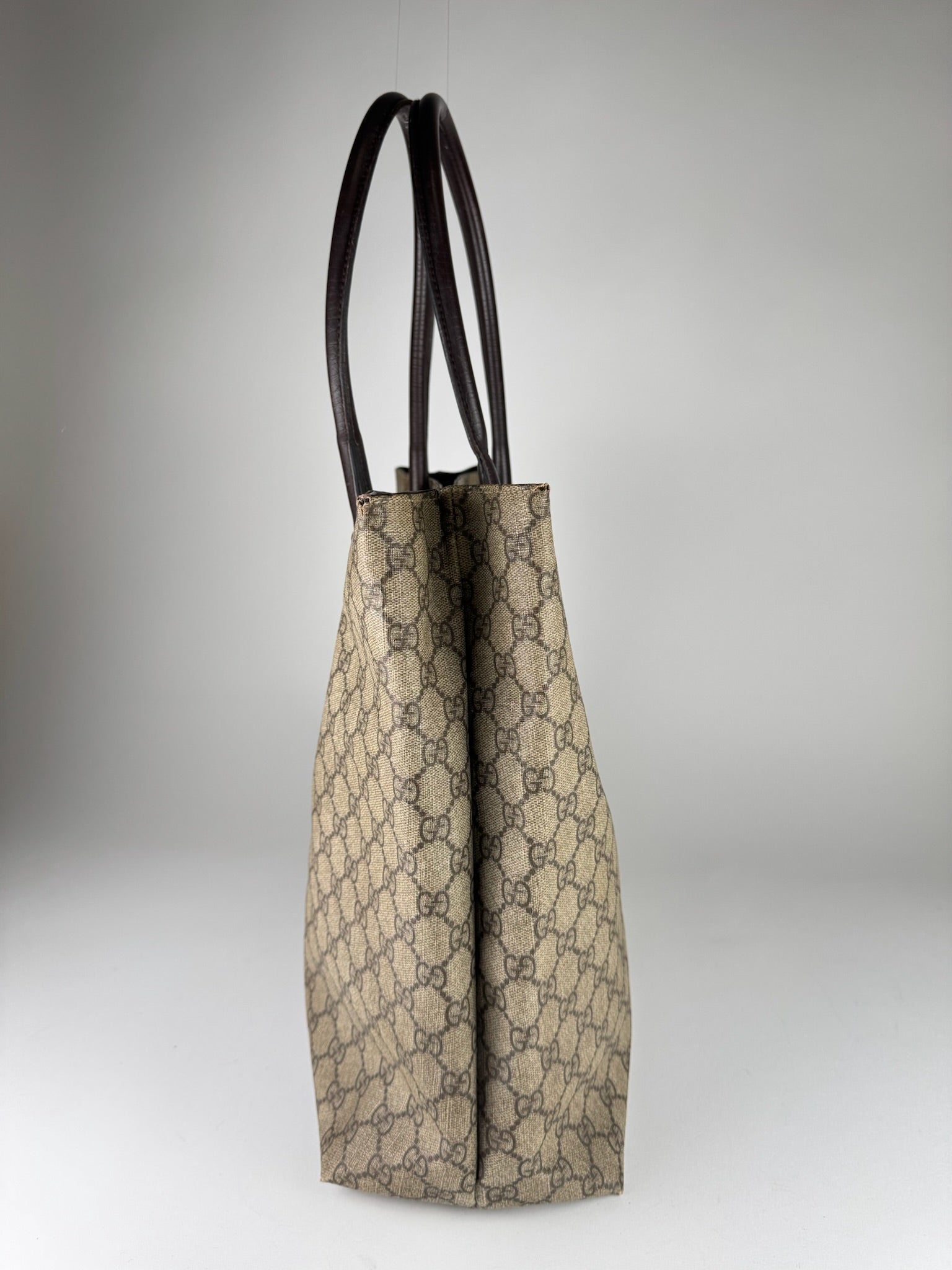 Gucci Supreme Tote - respace.studio