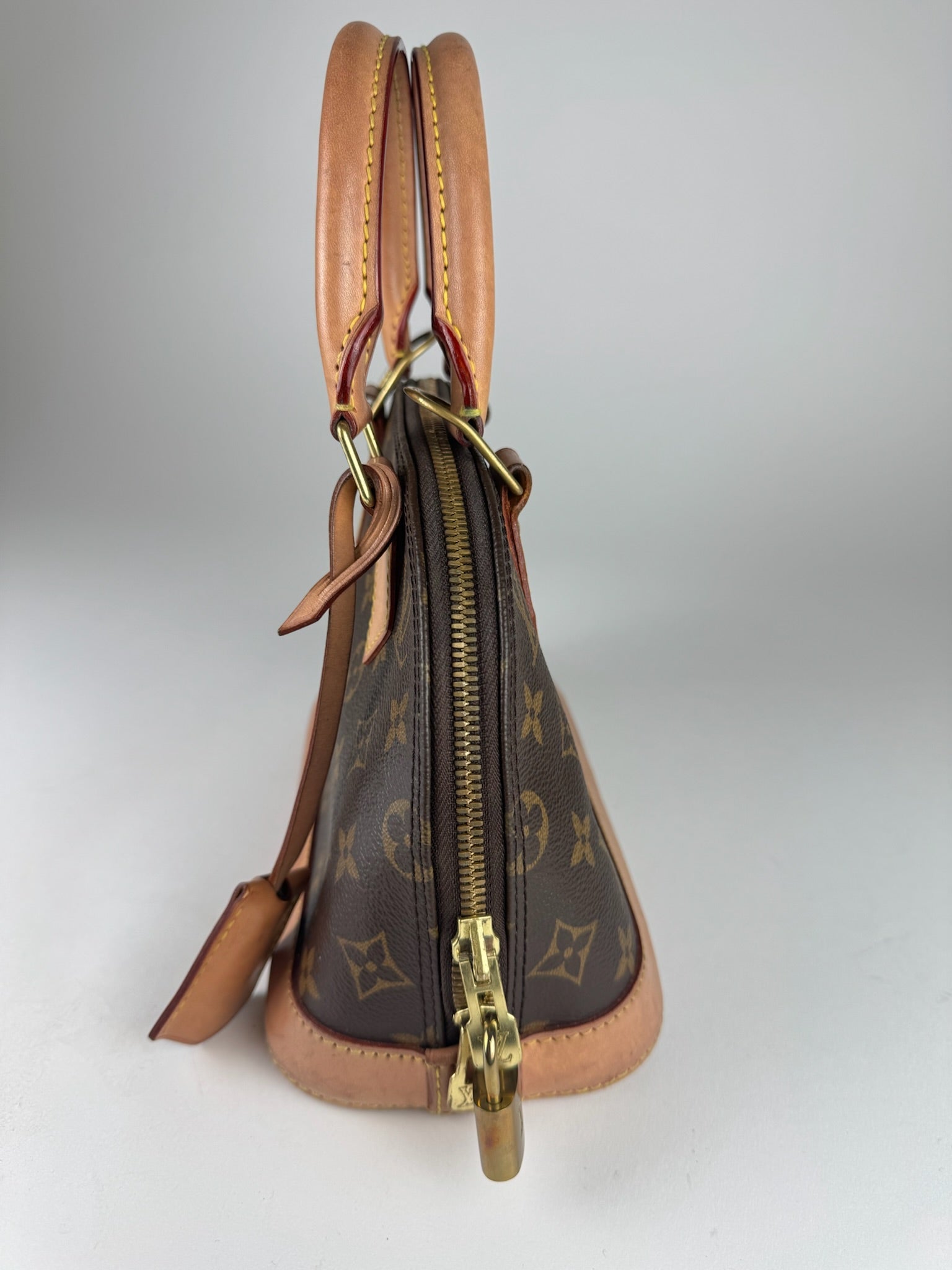 Louis Vuitton Alma BB - respace.studio