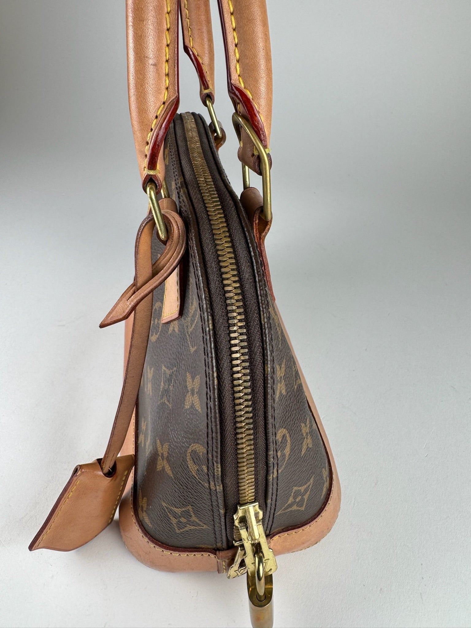 Louis Vuitton Alma BB - respace.studio