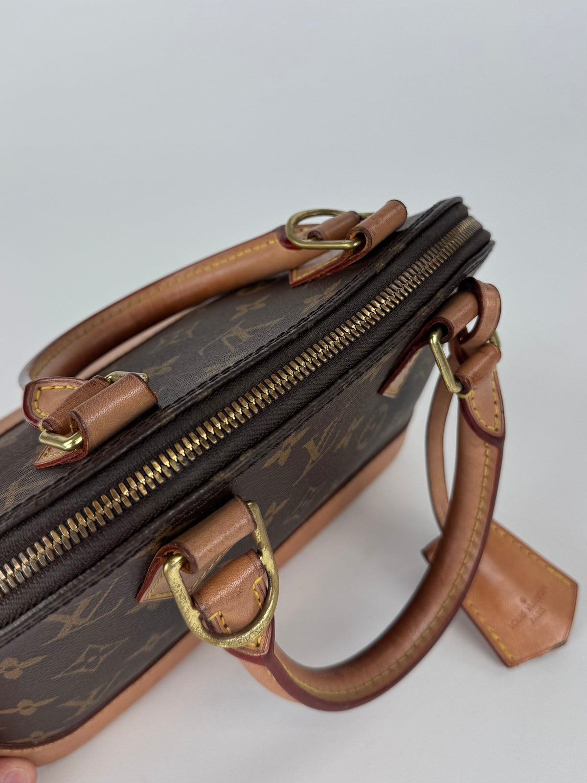 Louis Vuitton Alma BB - respace.studio