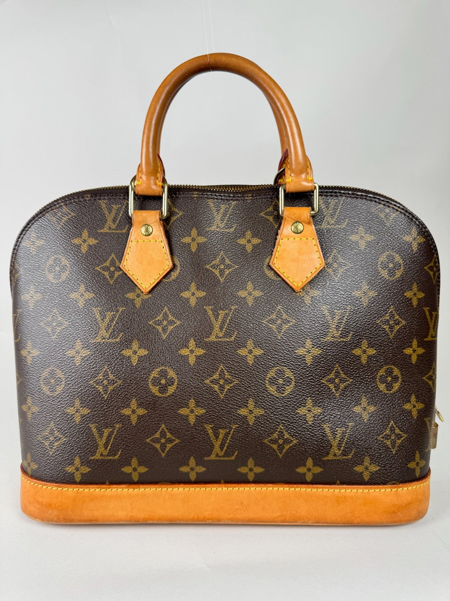 Louis Vuitton Alma PM - respace.studio