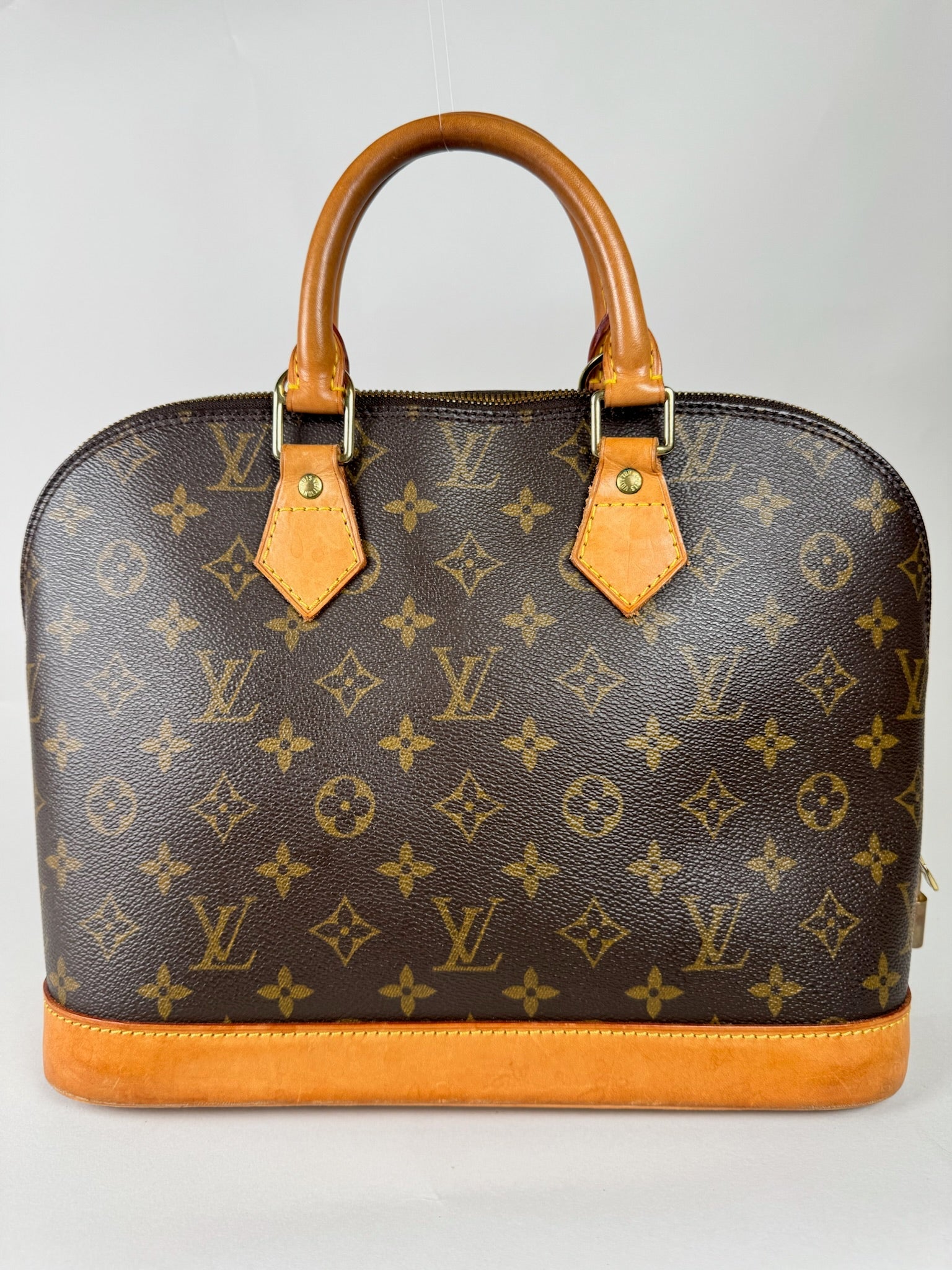 Louis Vuitton Alma PM - respace.studio