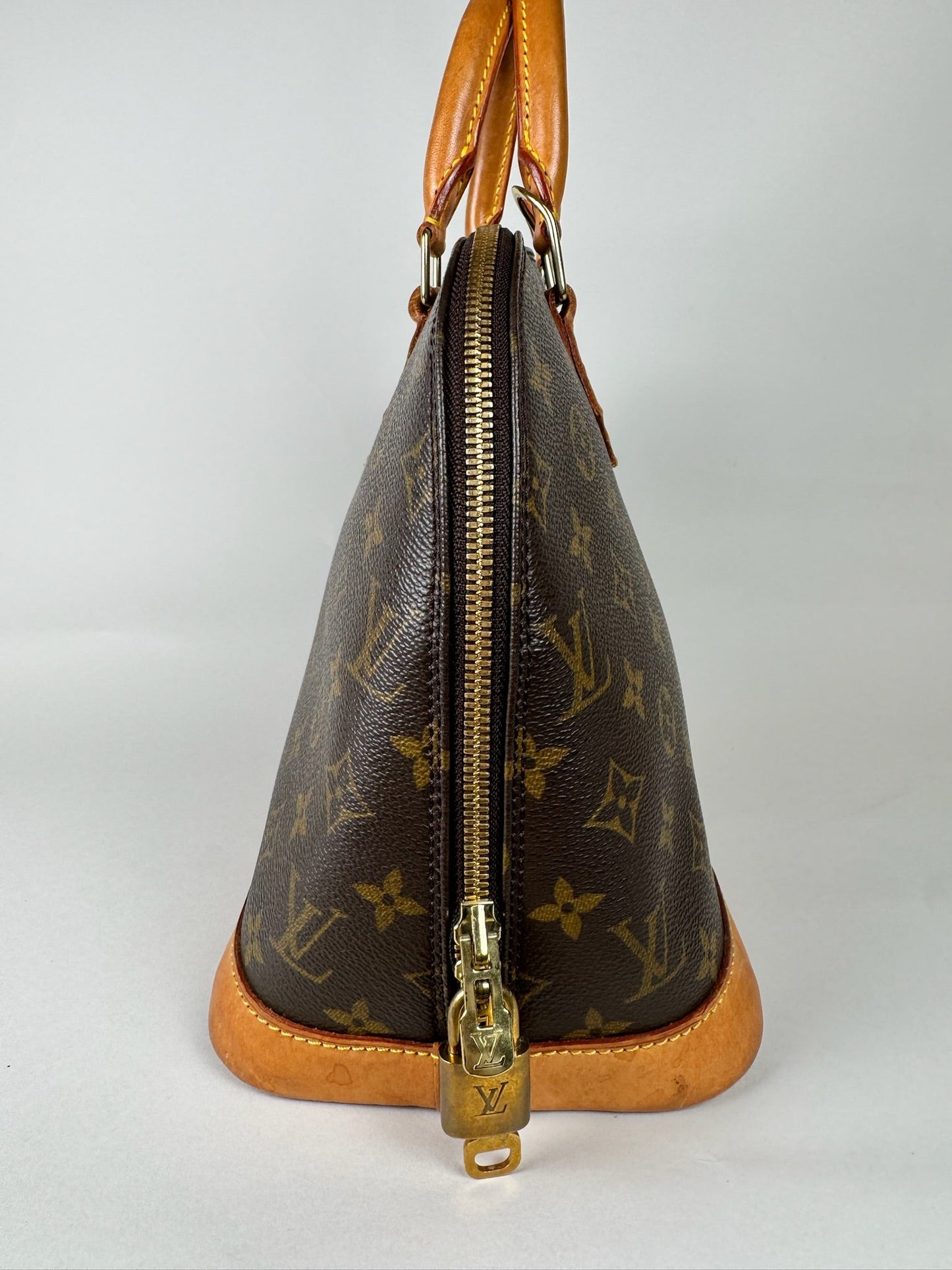 Louis Vuitton Alma PM - respace.studio