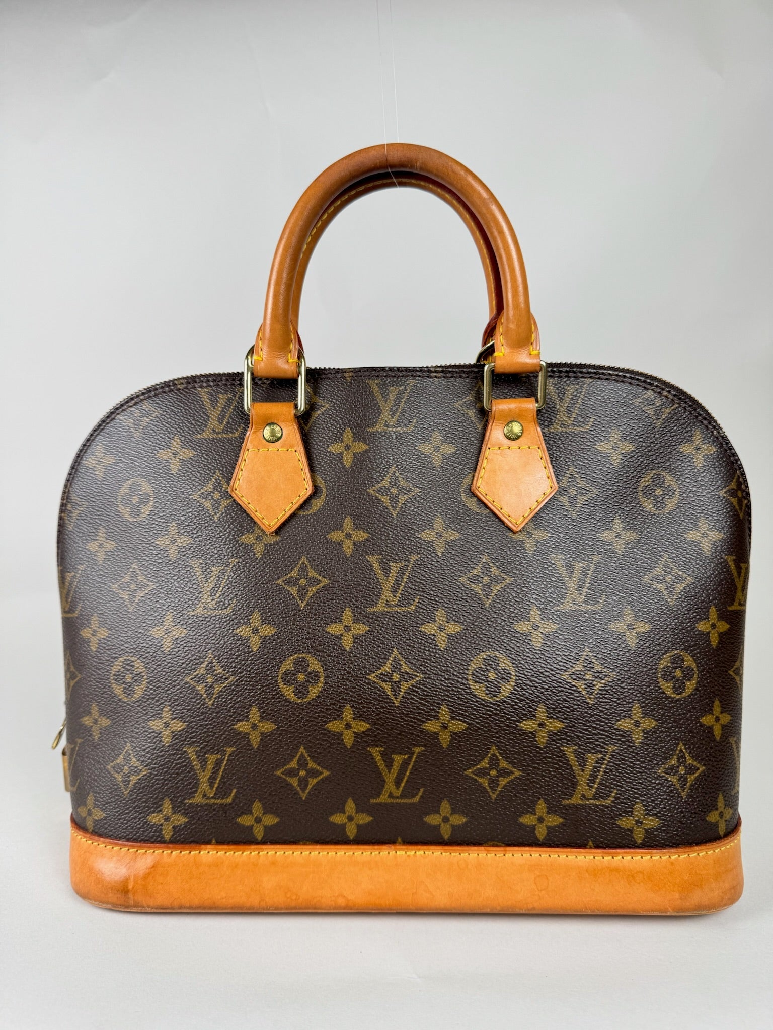 Louis Vuitton Alma PM - respace.studio