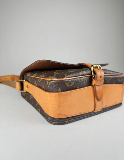 Louis Vuitton Caurtouchiere MM - respace.studio