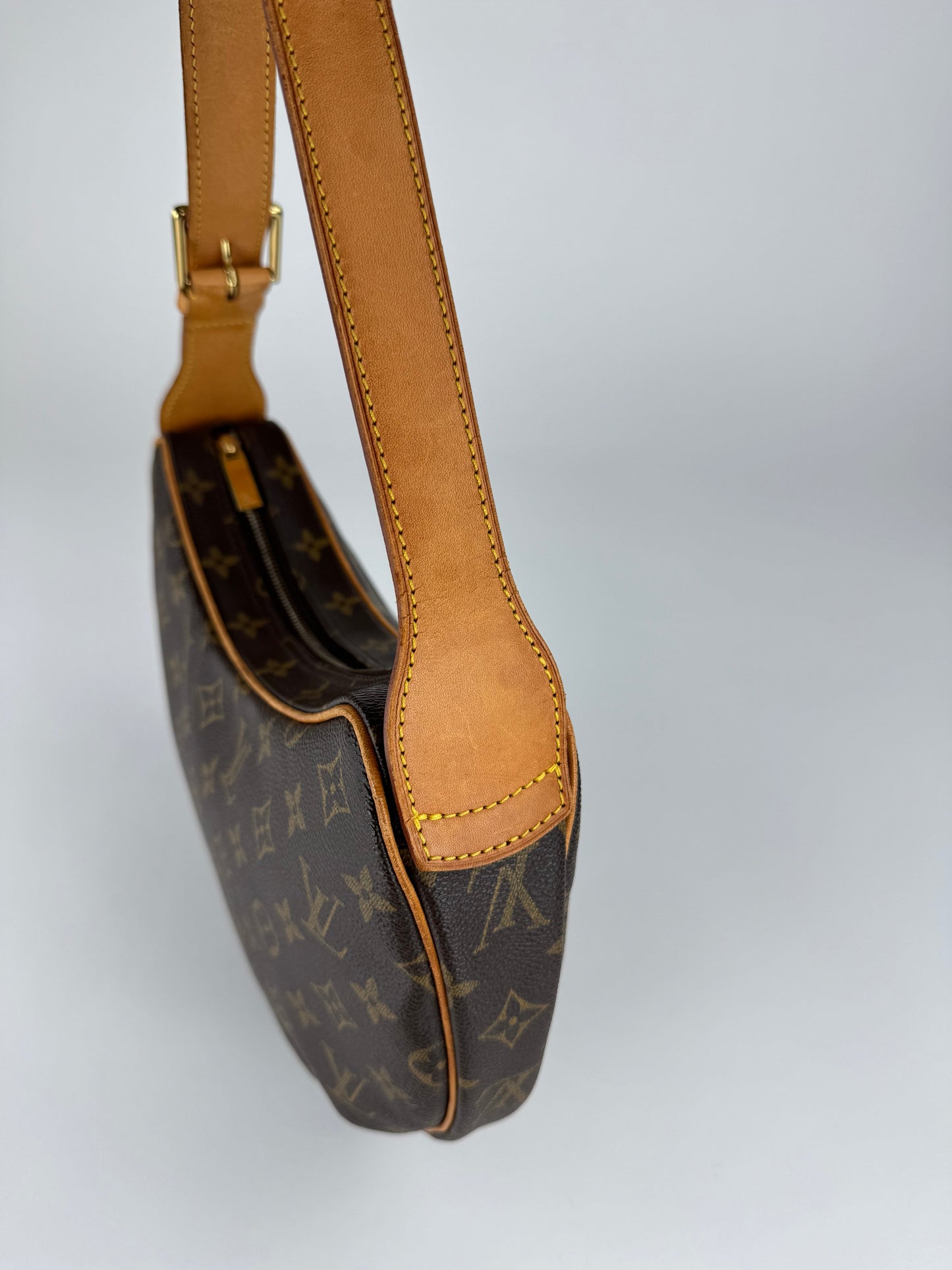 Louis Vuitton Croissant GM - respace.studio