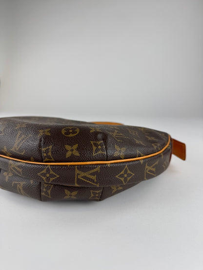 Louis Vuitton Croissant GM - respace.studio