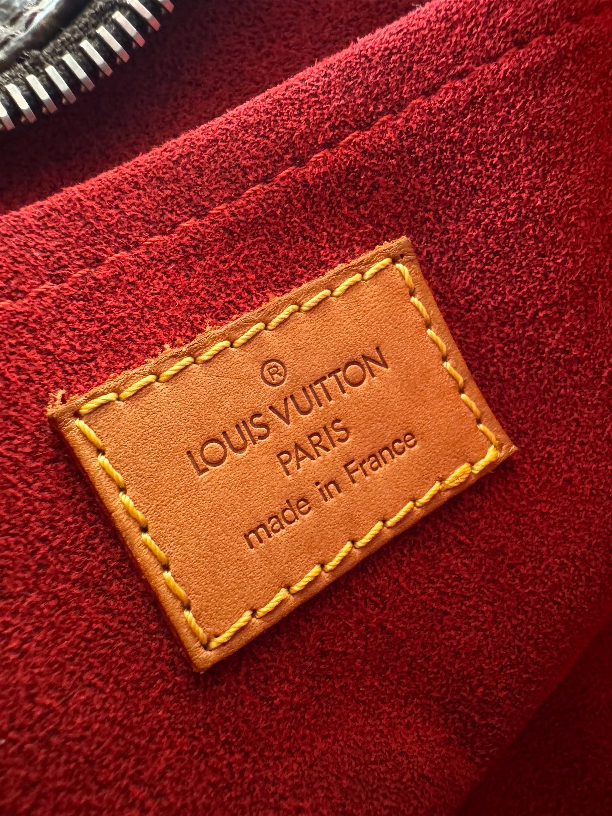 Louis Vuitton Croissant PM - respace.studio