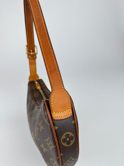 Louis Vuitton Croissant PM - respace.studio