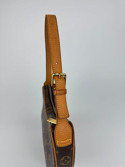 Louis Vuitton Croissant PM - respace.studio