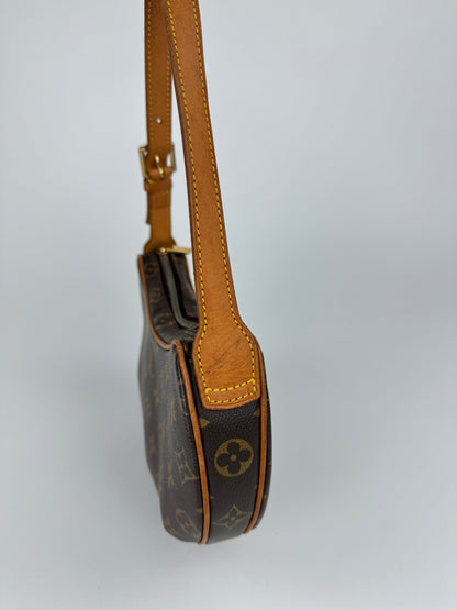 Louis Vuitton Croissant PM - respace.studio