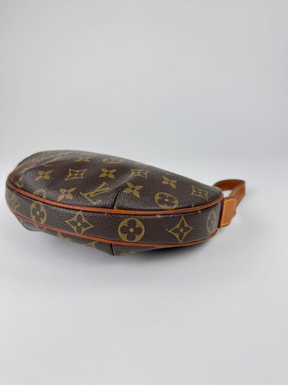 Louis Vuitton Croissant PM - respace.studio