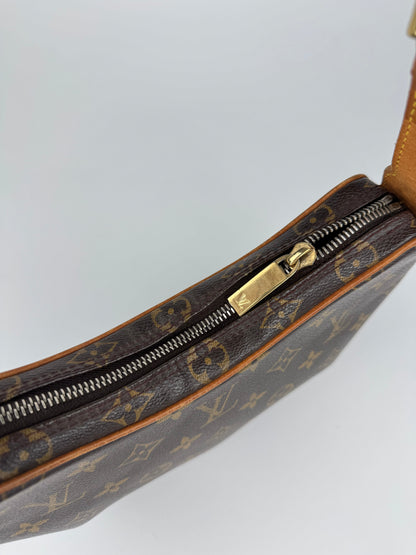 Louis Vuitton Croissant PM - respace.studio