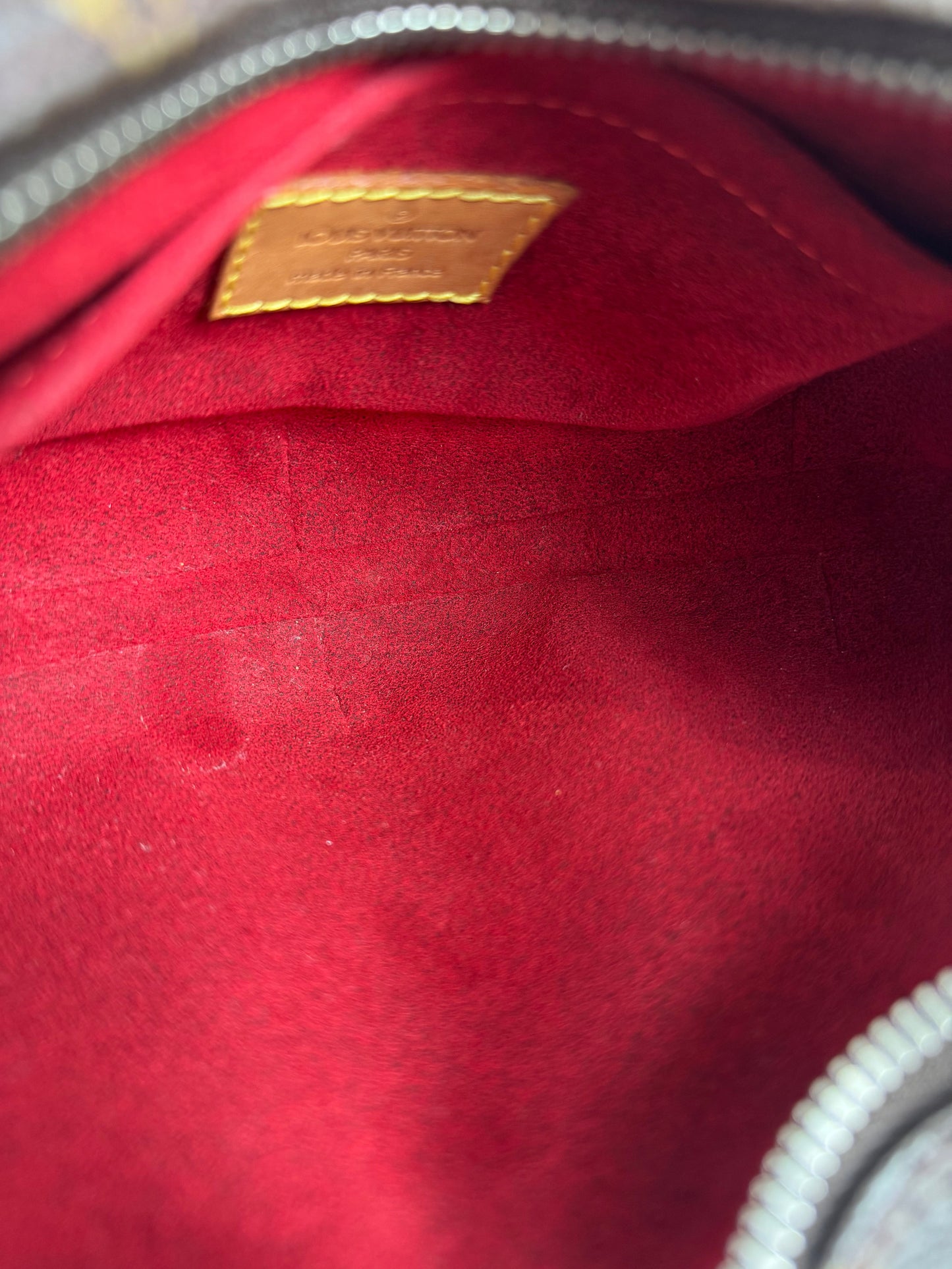 Louis Vuitton Croissant PM - respace.studio